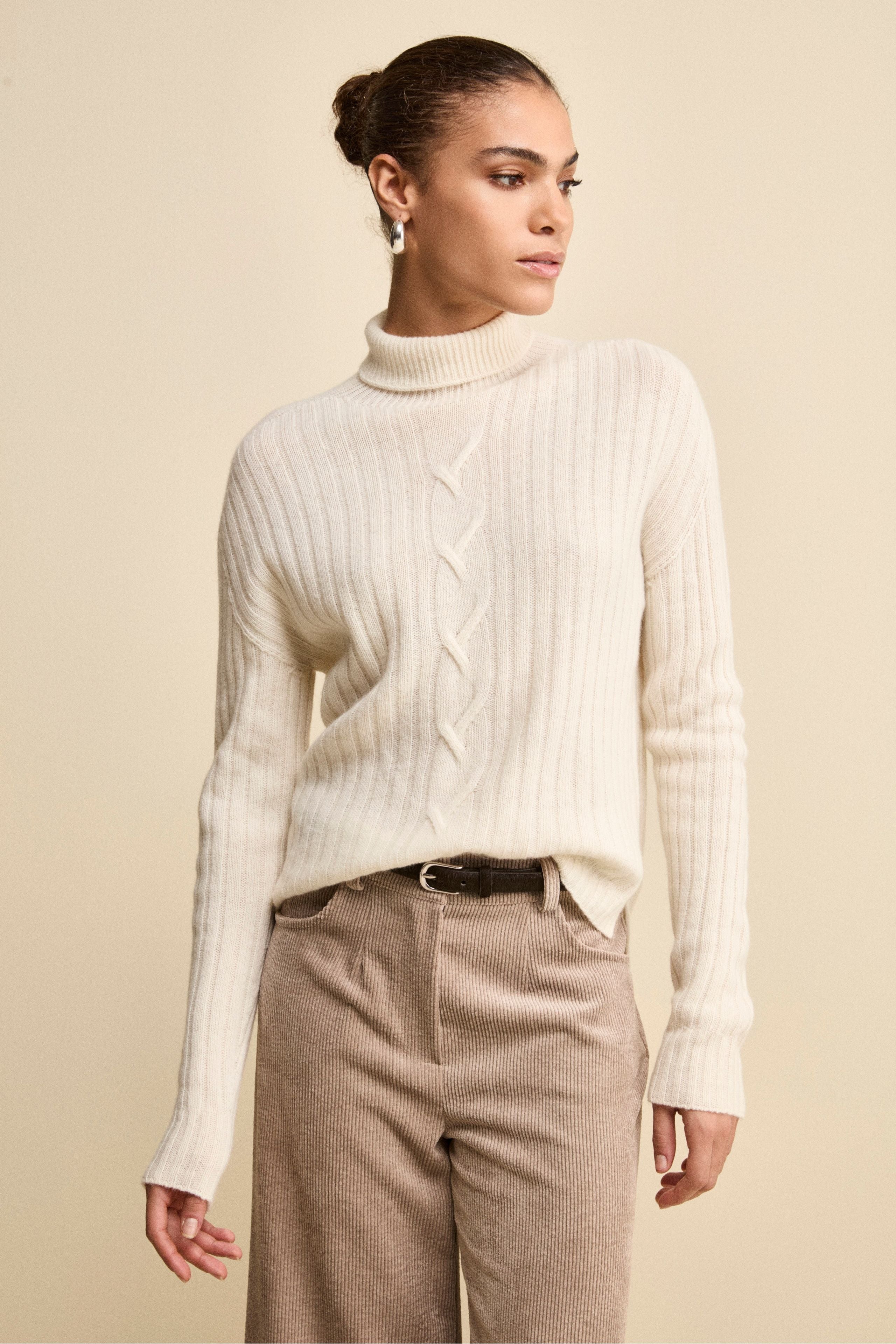 Dolcevita in Lana e Cashmere con Treccia - LATTE
