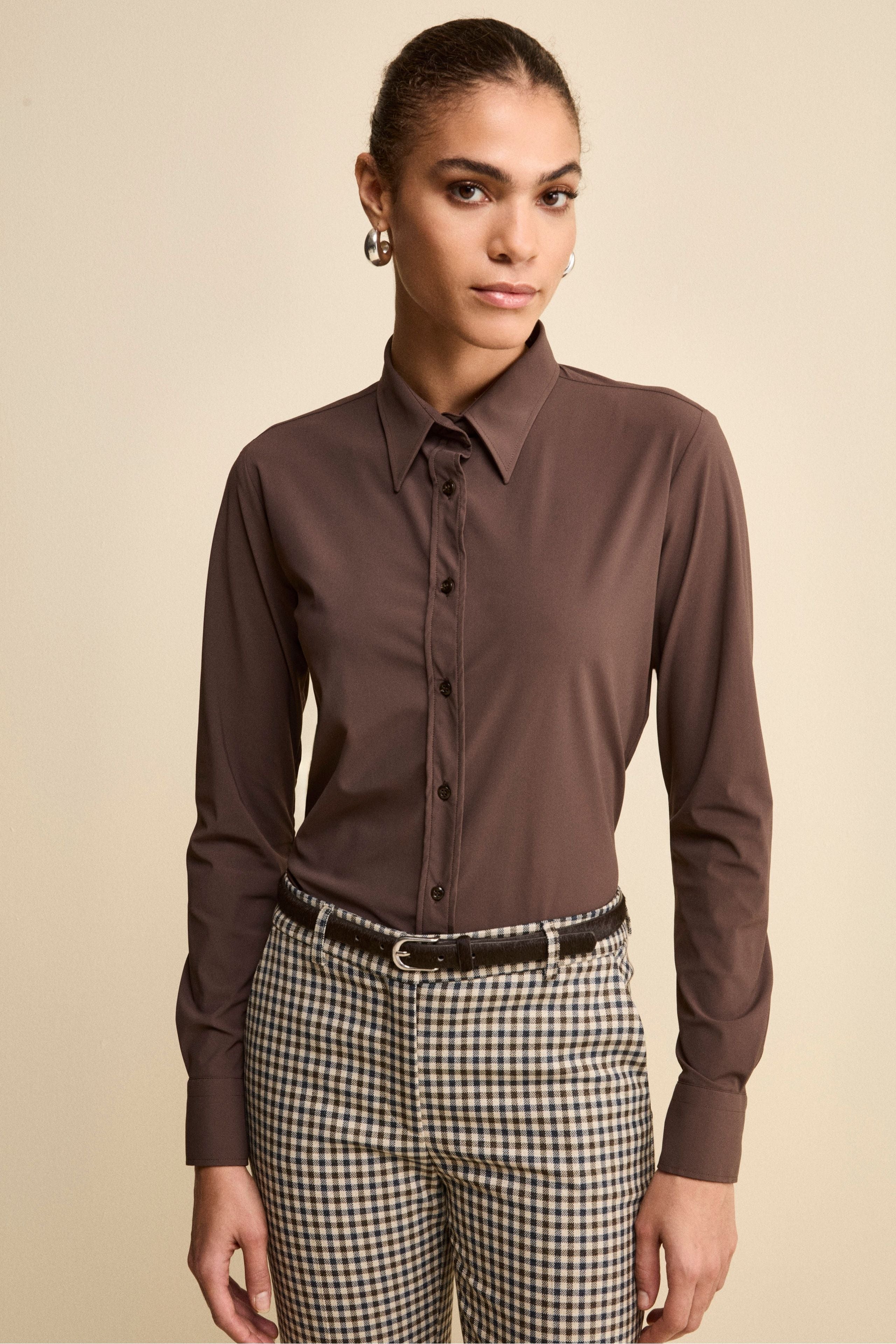 Camicia Regular Fit in Tessuto Tecnico - MARRONE