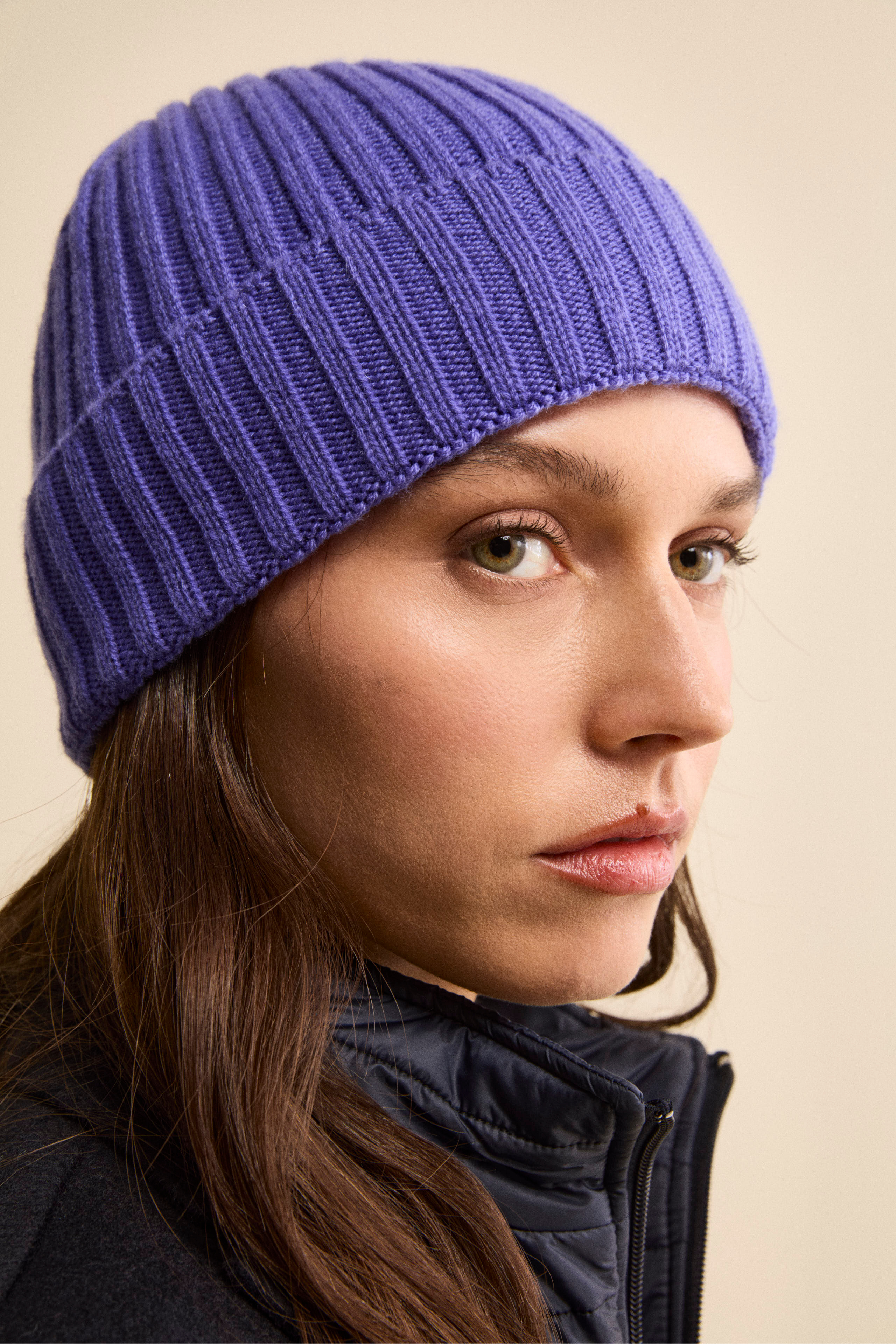 Cappello in cashmere a coste - PERVINCA