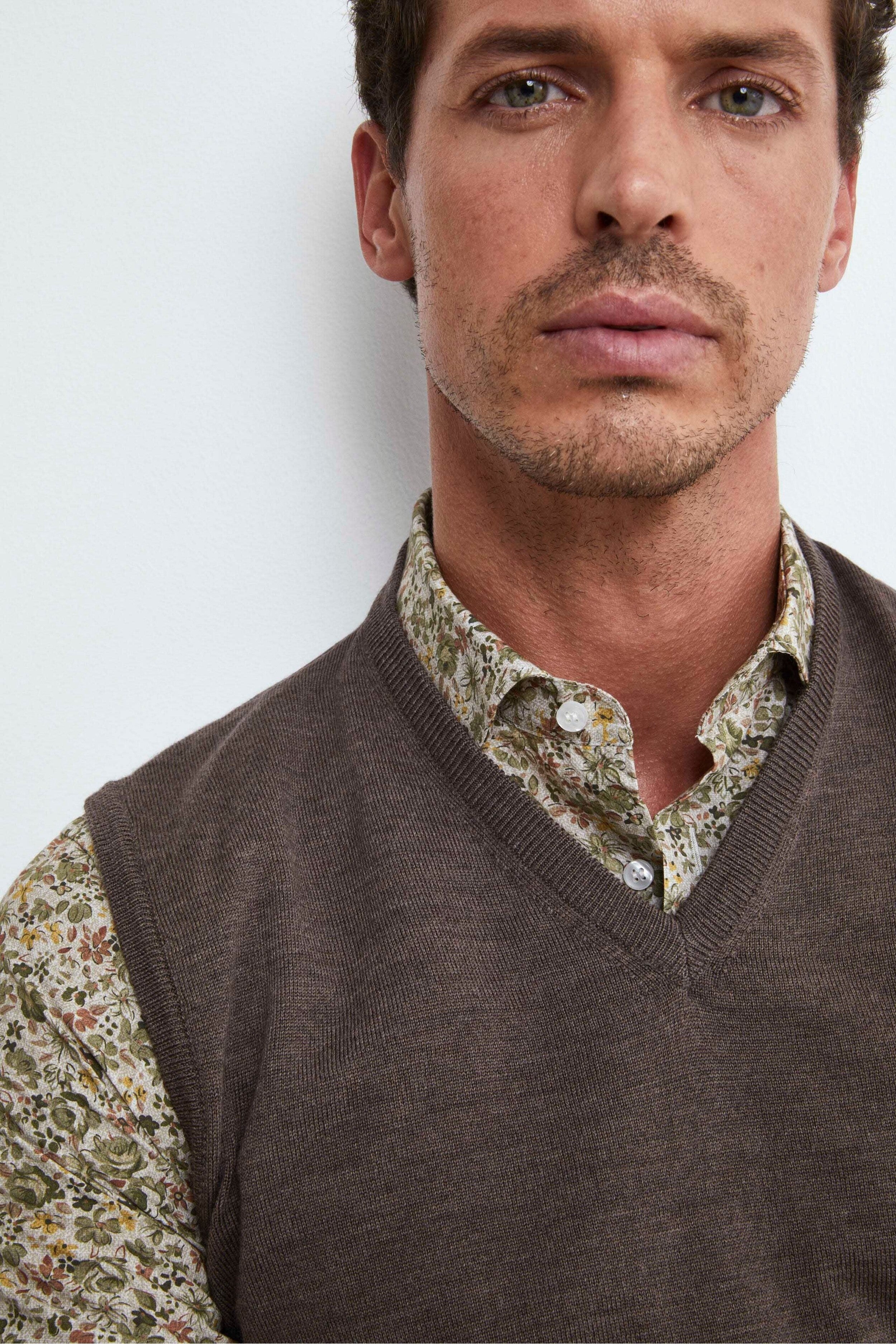 Gilet Scollo a V in Lana Merino - TORTORA