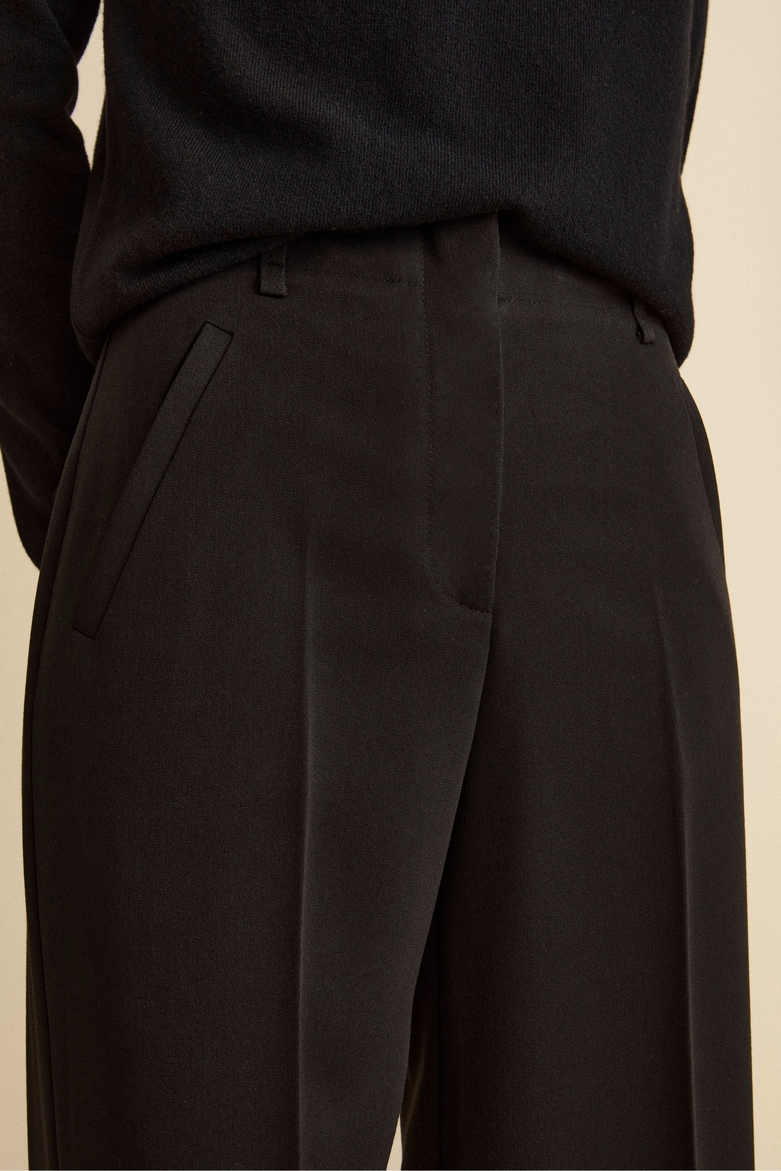 Pantalone a palazzo con piega - NERO