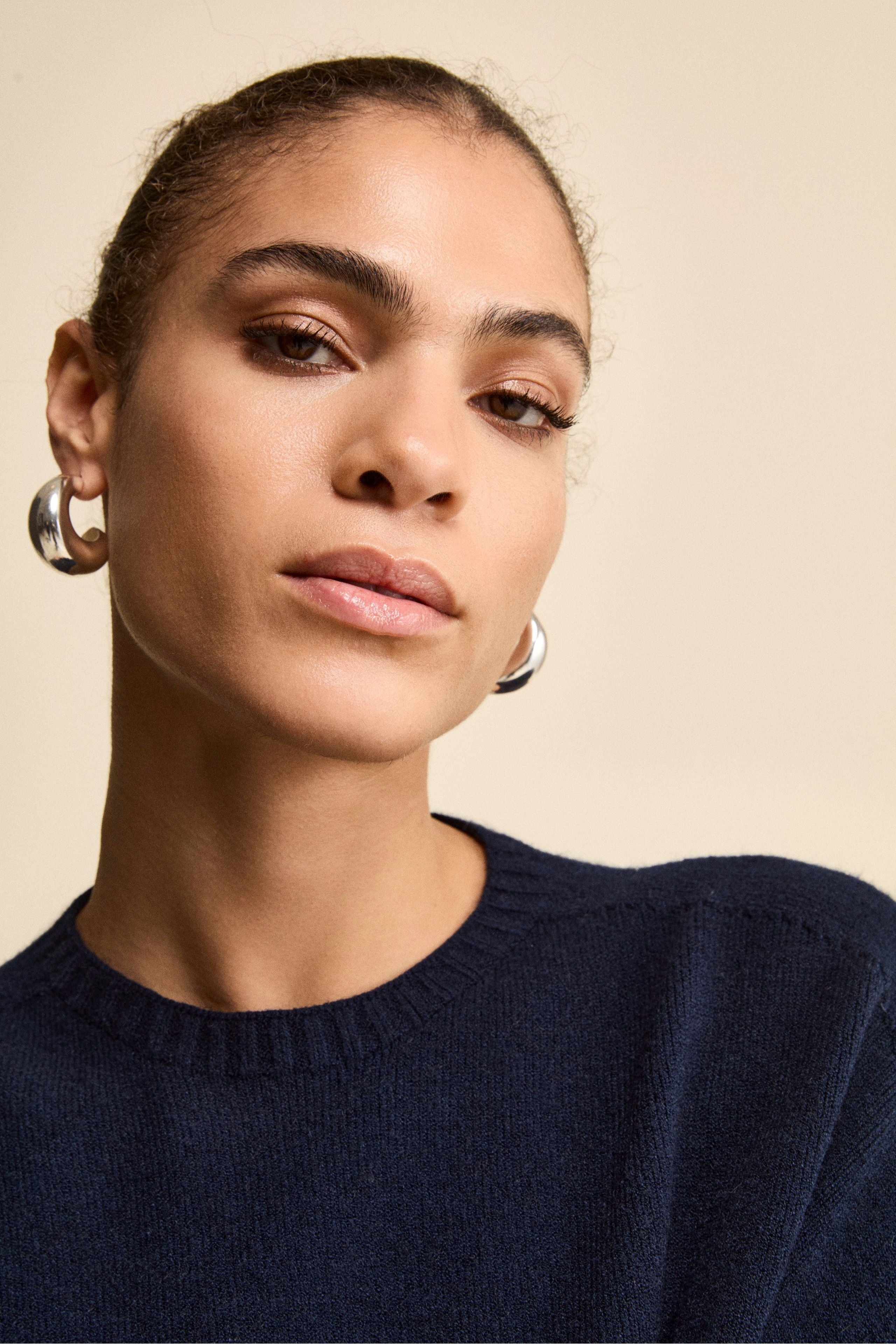 Maglia Morbida Girocollo con Tasche - BLU