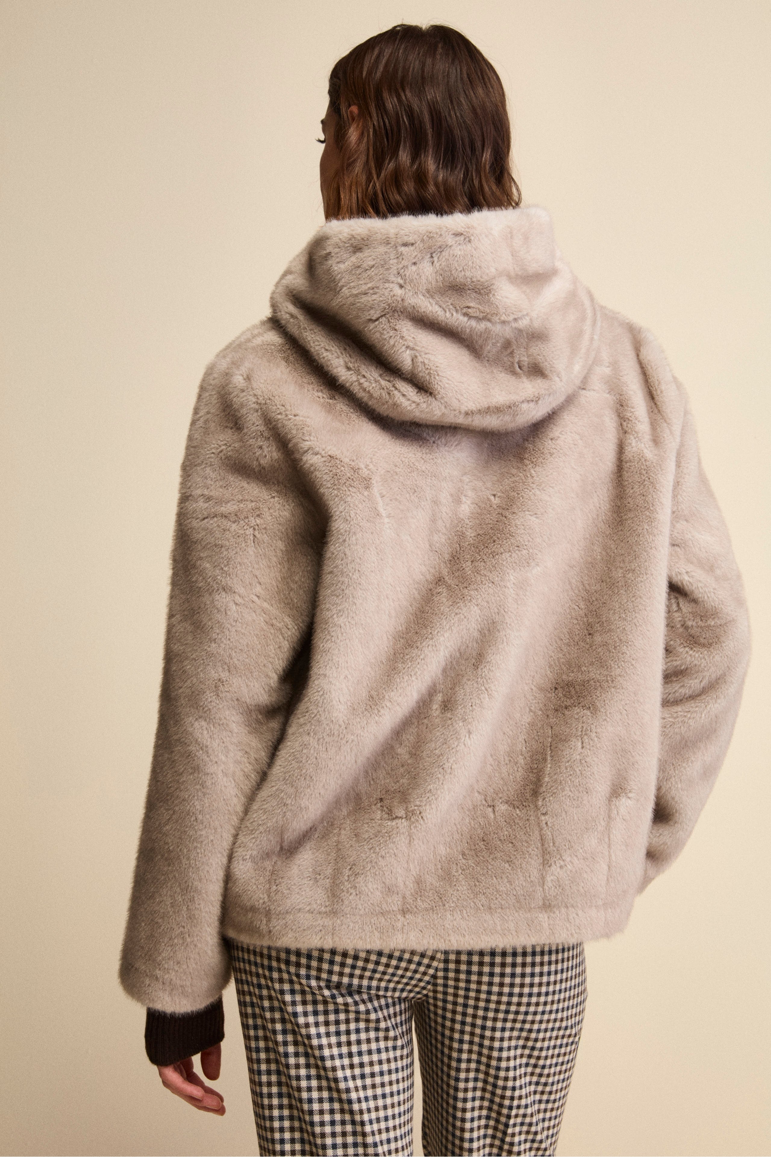 Pelliccia con Zip e Cappuccio - GRIGIO