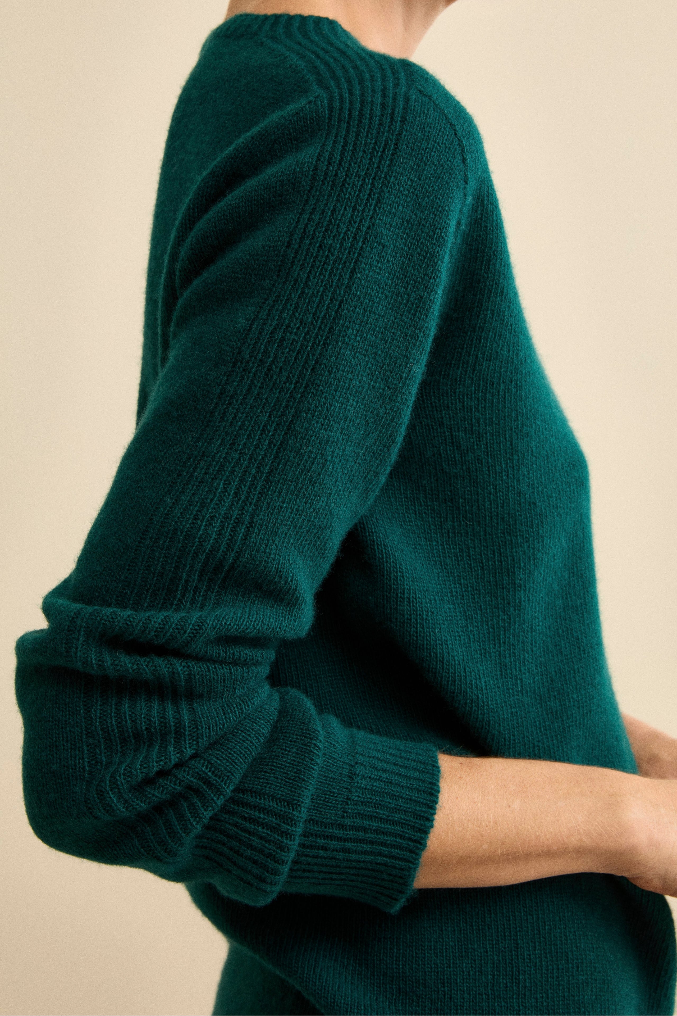 Girocollo in Lana Merino con Manica Lavorata - VERDE