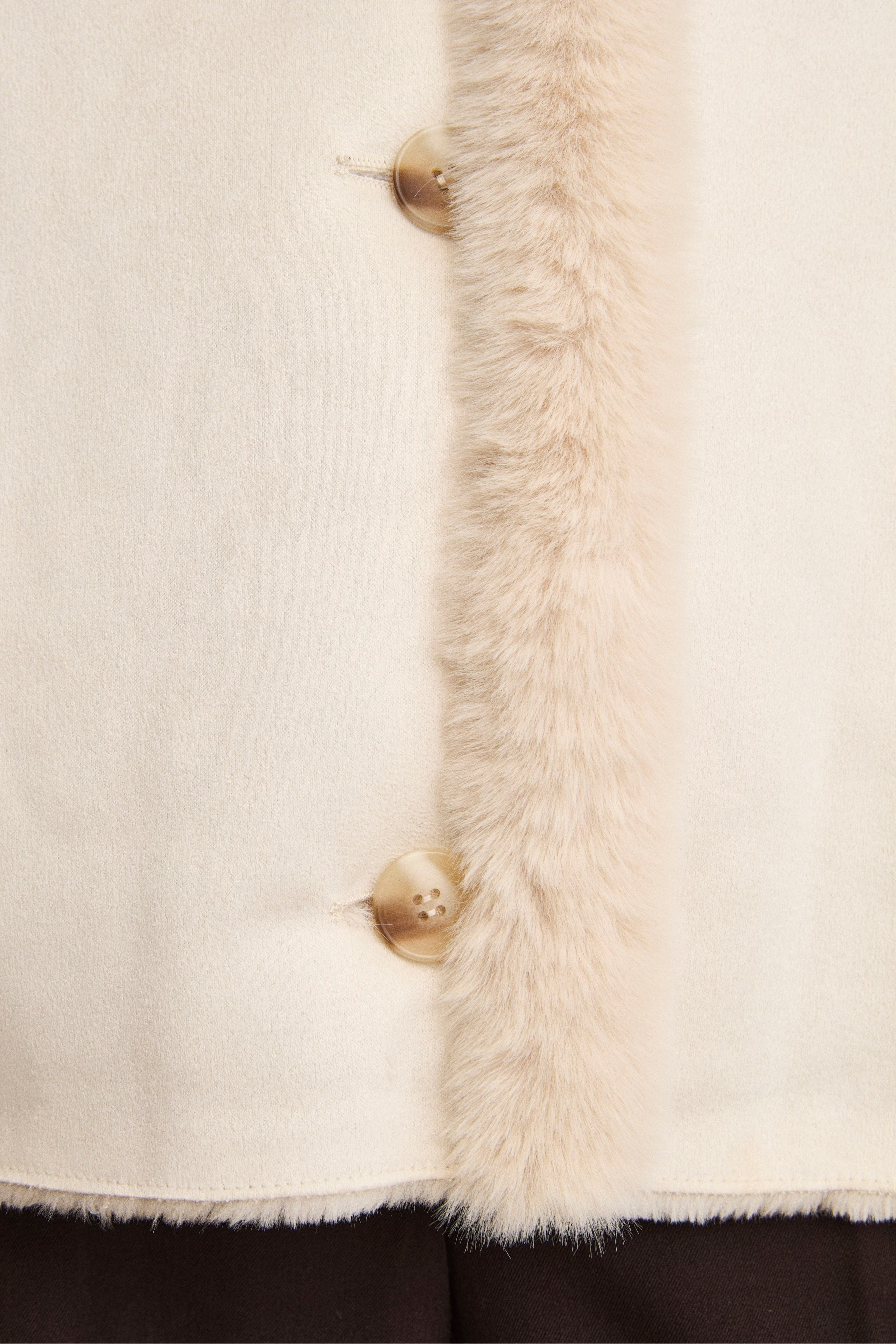 Cappotto Corto in Eco-Montone - MANDORLA