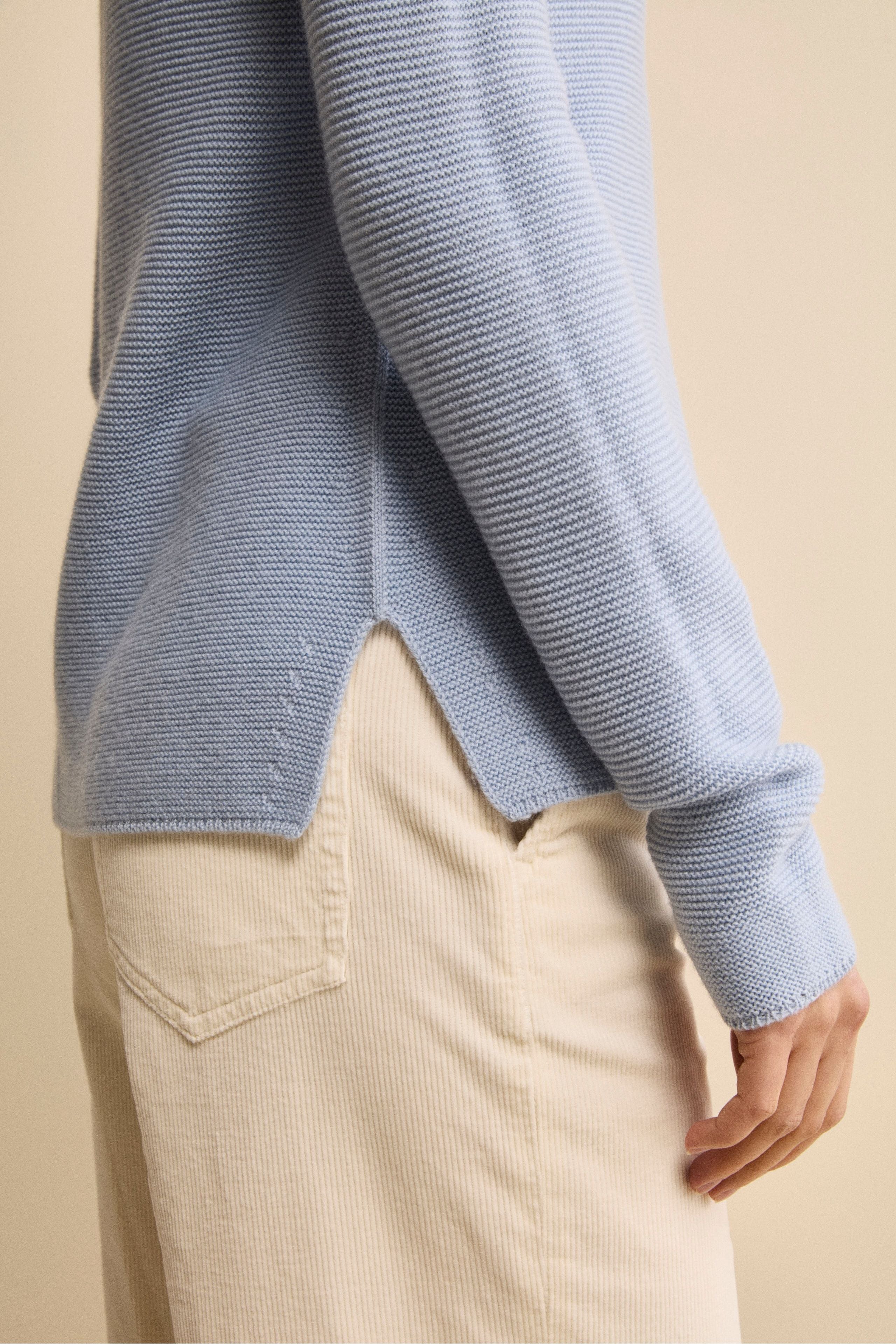 Maglia con Spacchi in Lana Merino - AZZURRO