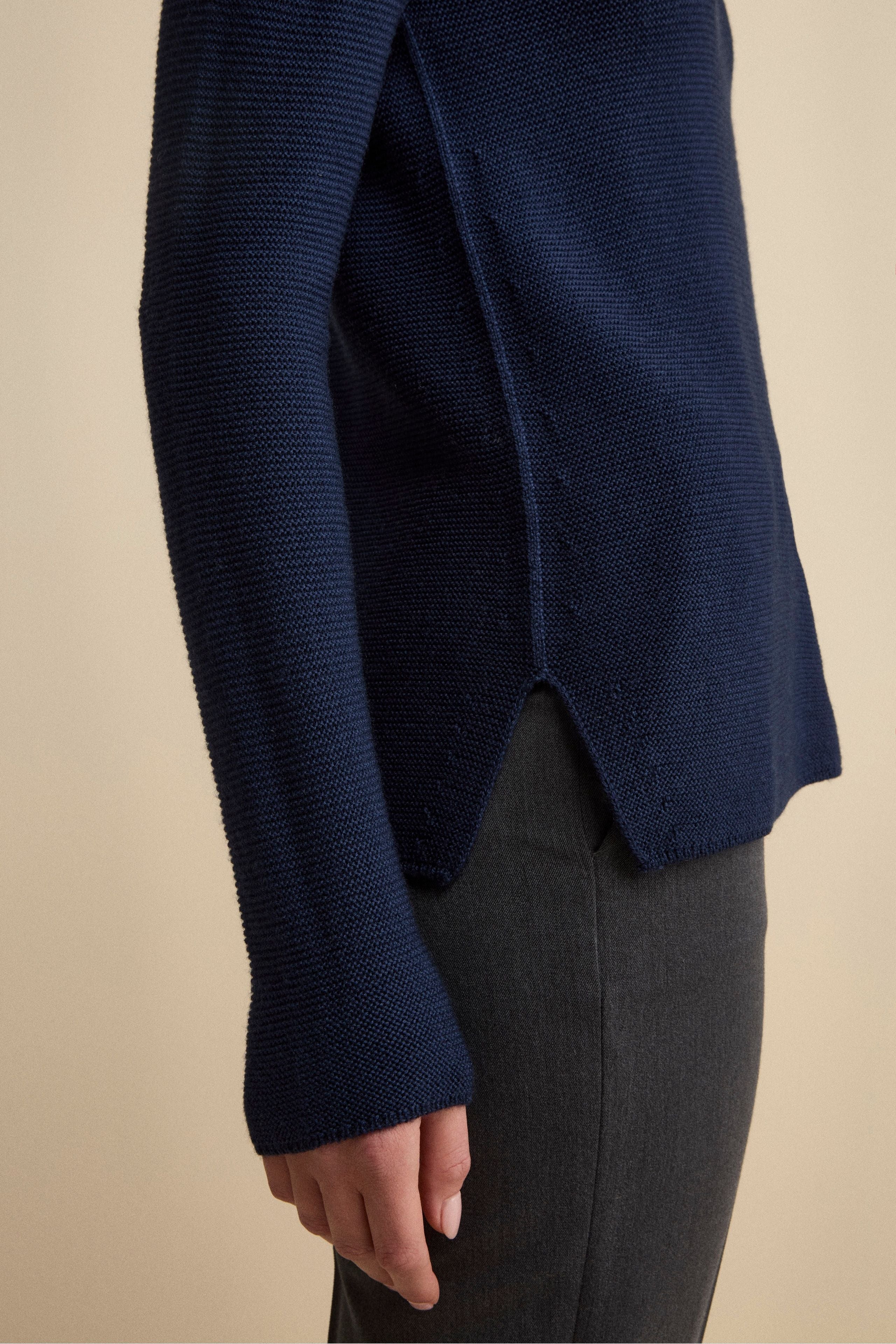 Maglia con Spacchi in Lana Merino - NAVY