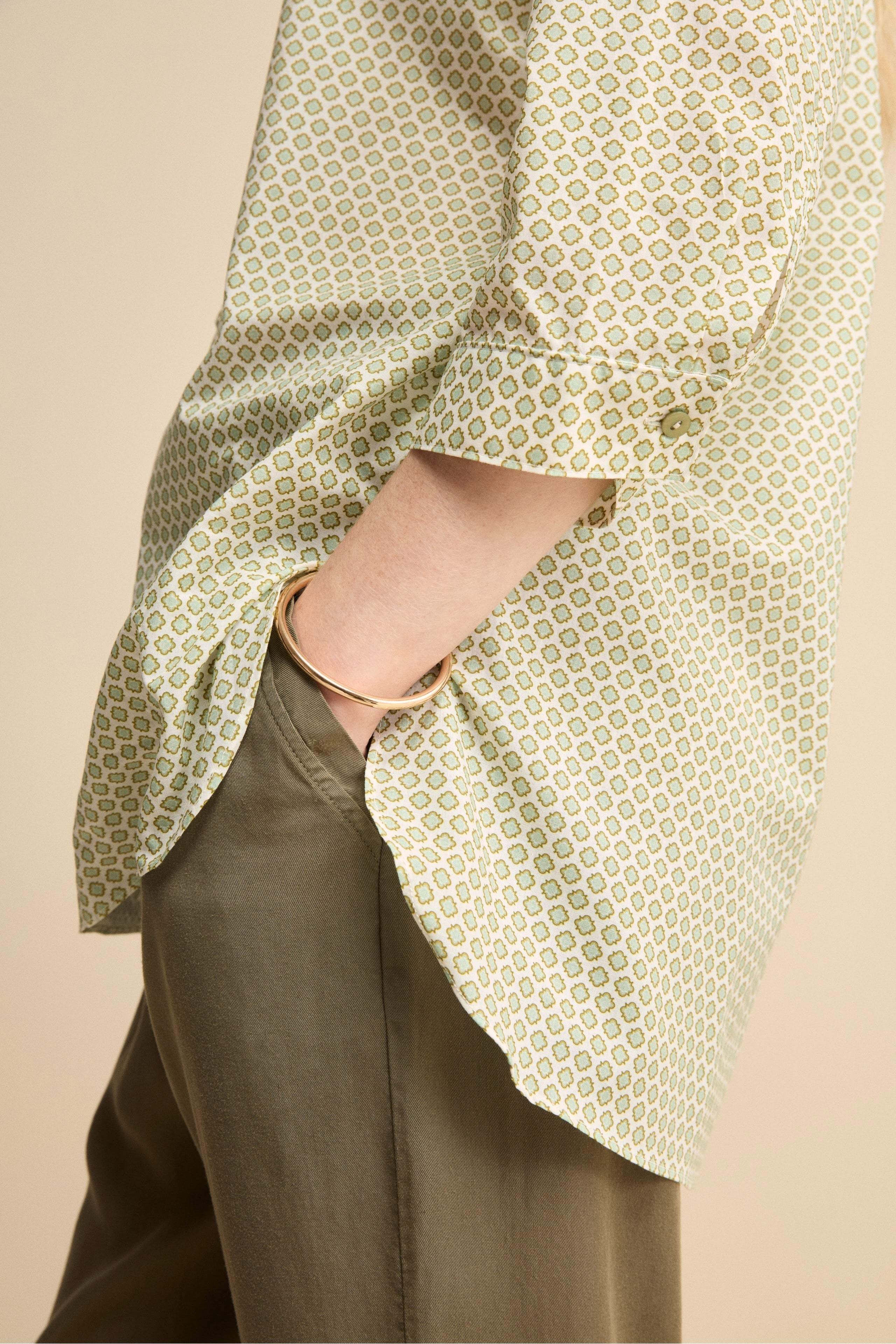 Camicia Over Coreana con Scollo a V - FANT. VERDE