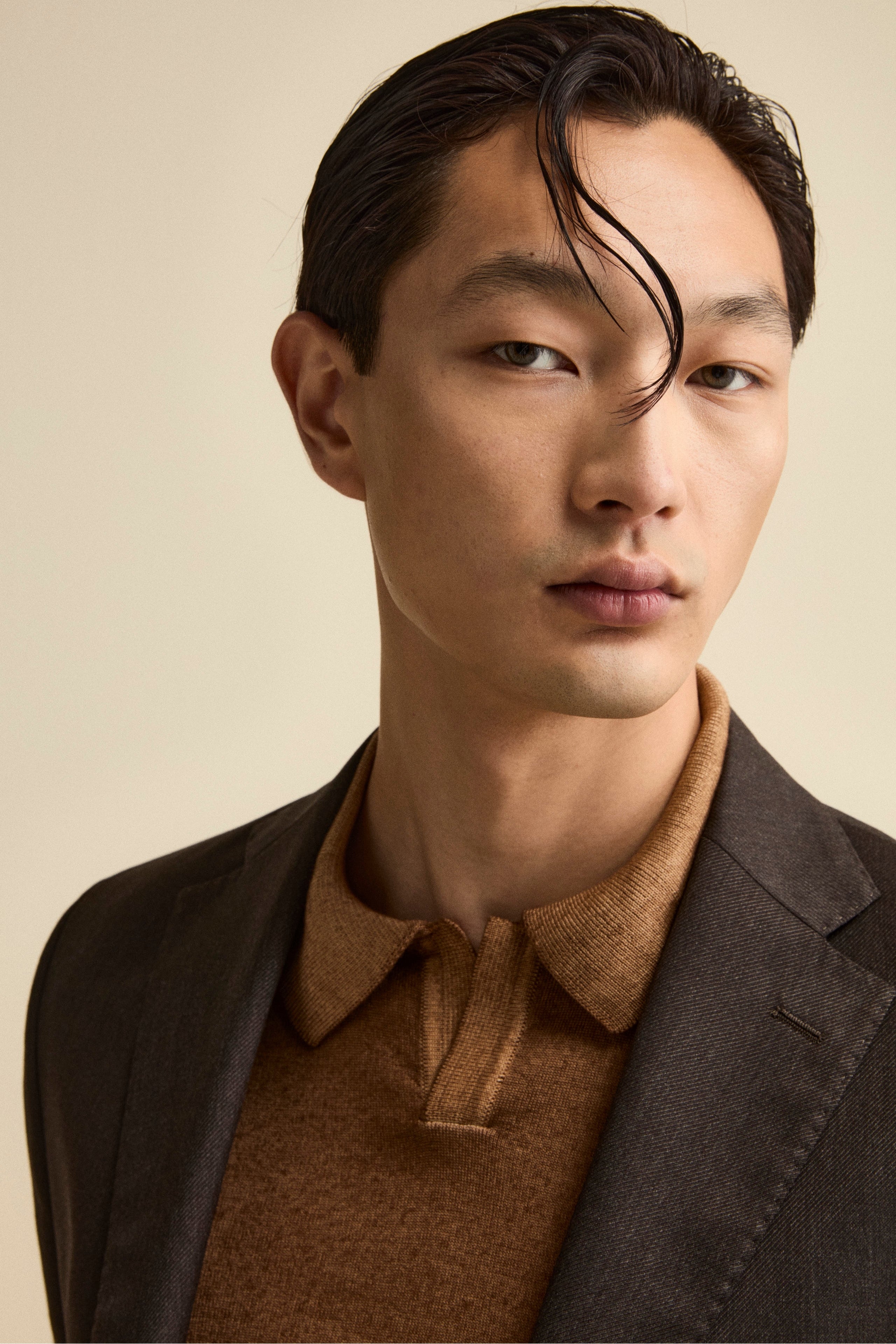 Abito Comfort Fit Monopetto in Lana Vergine - MARRONE