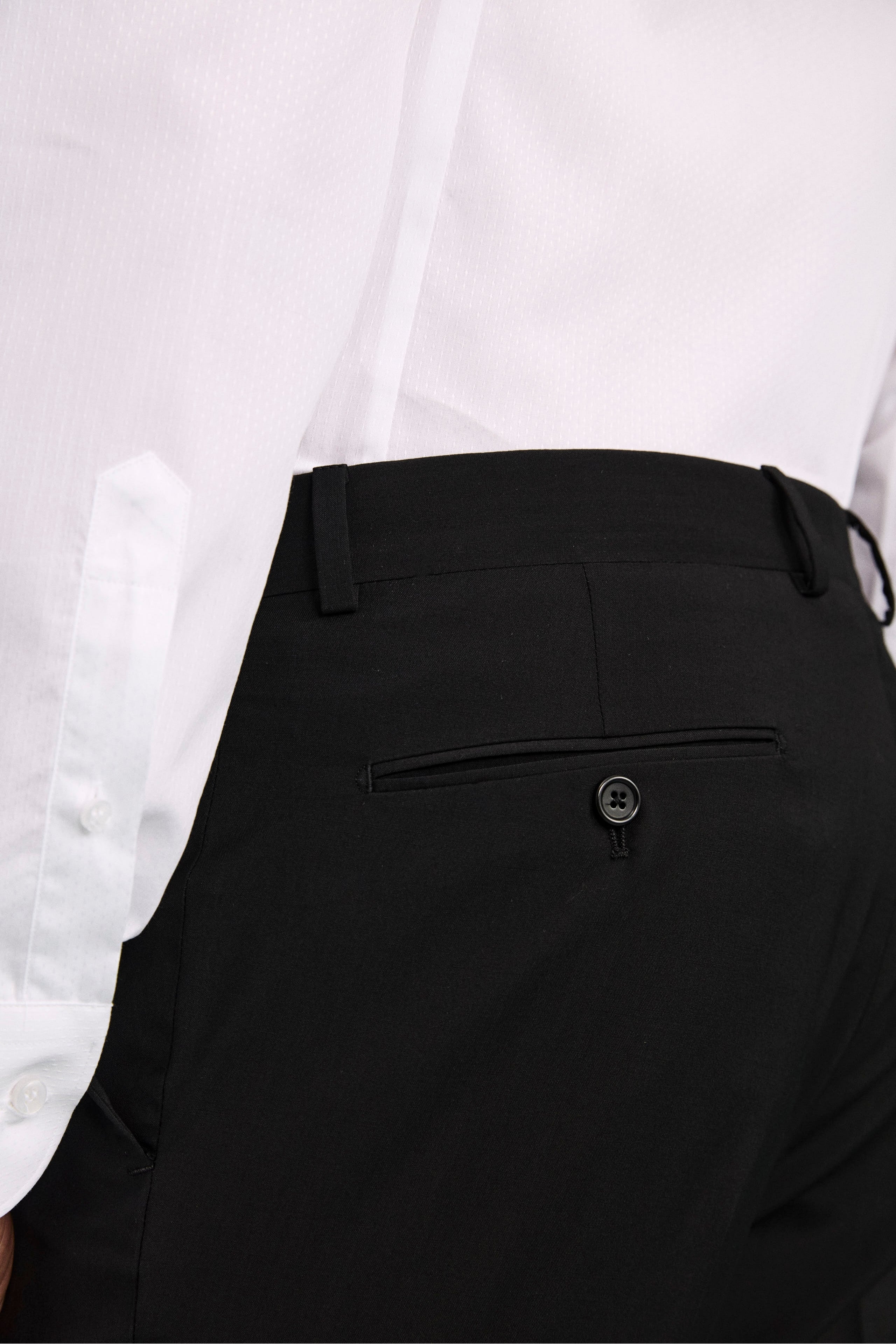 Abito in Lana Vergine Slim Fit con Revers Classico - NERO