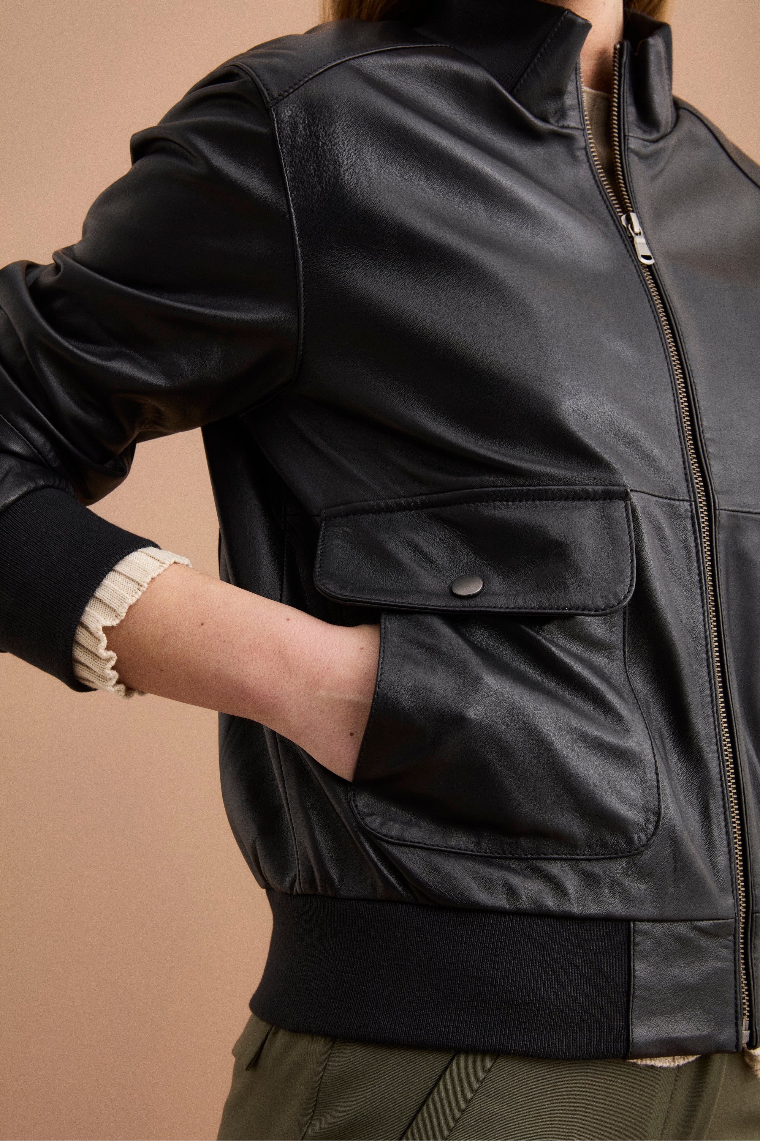 Bomber in Pelle con Tasche - NERO
