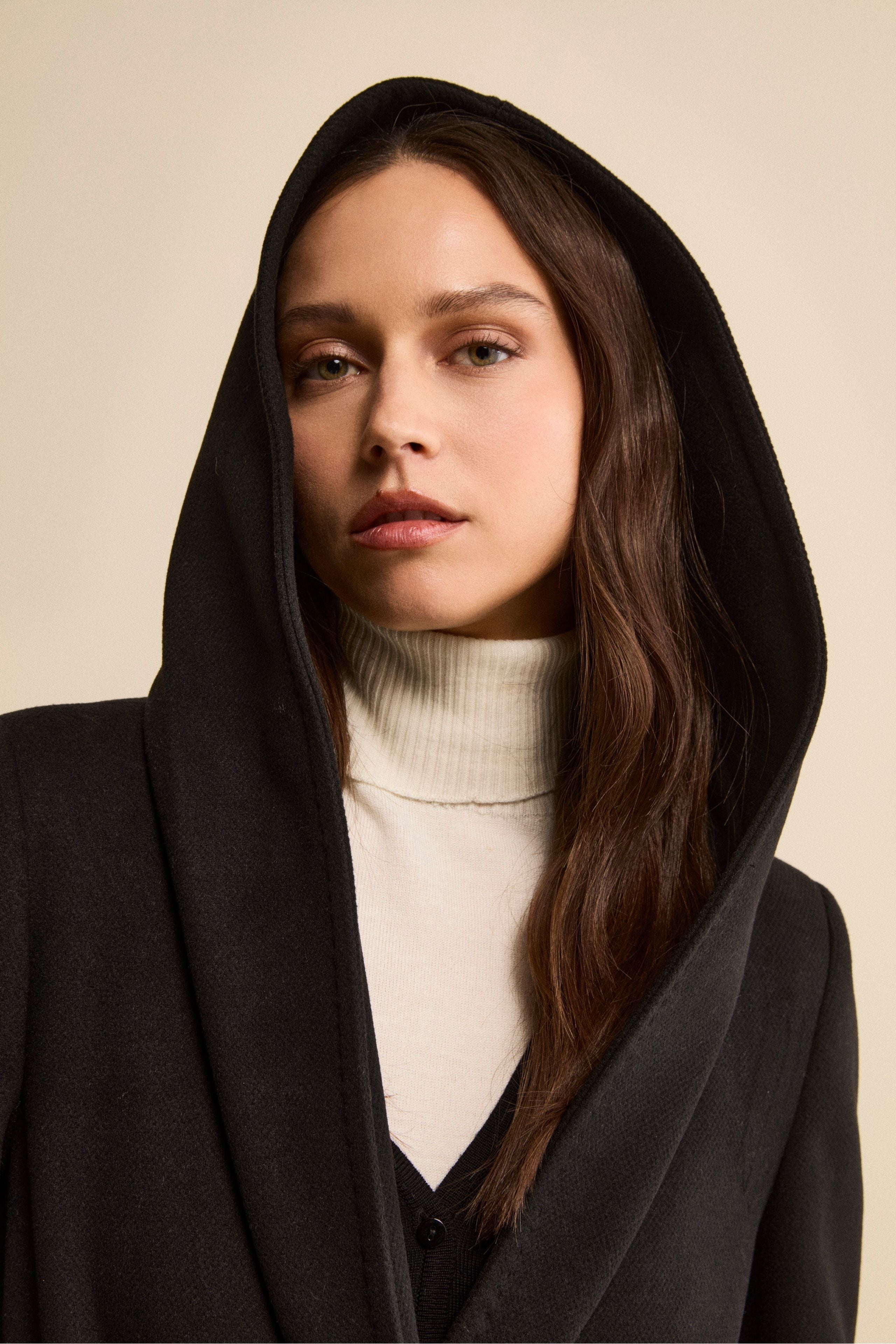 Cappotto Lungo con Cintura e Cappuccio - NERO