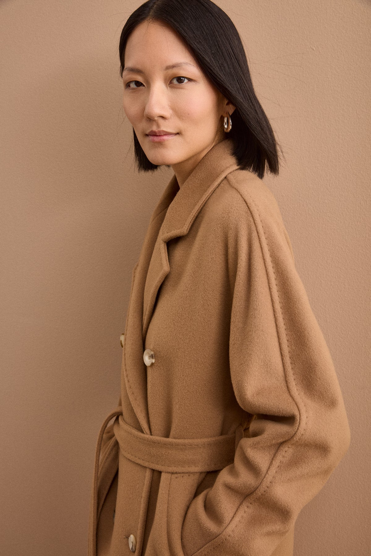 Cappotto Doppiopetto con Revers Classico in Lana e Cashmere - CAMMELLO