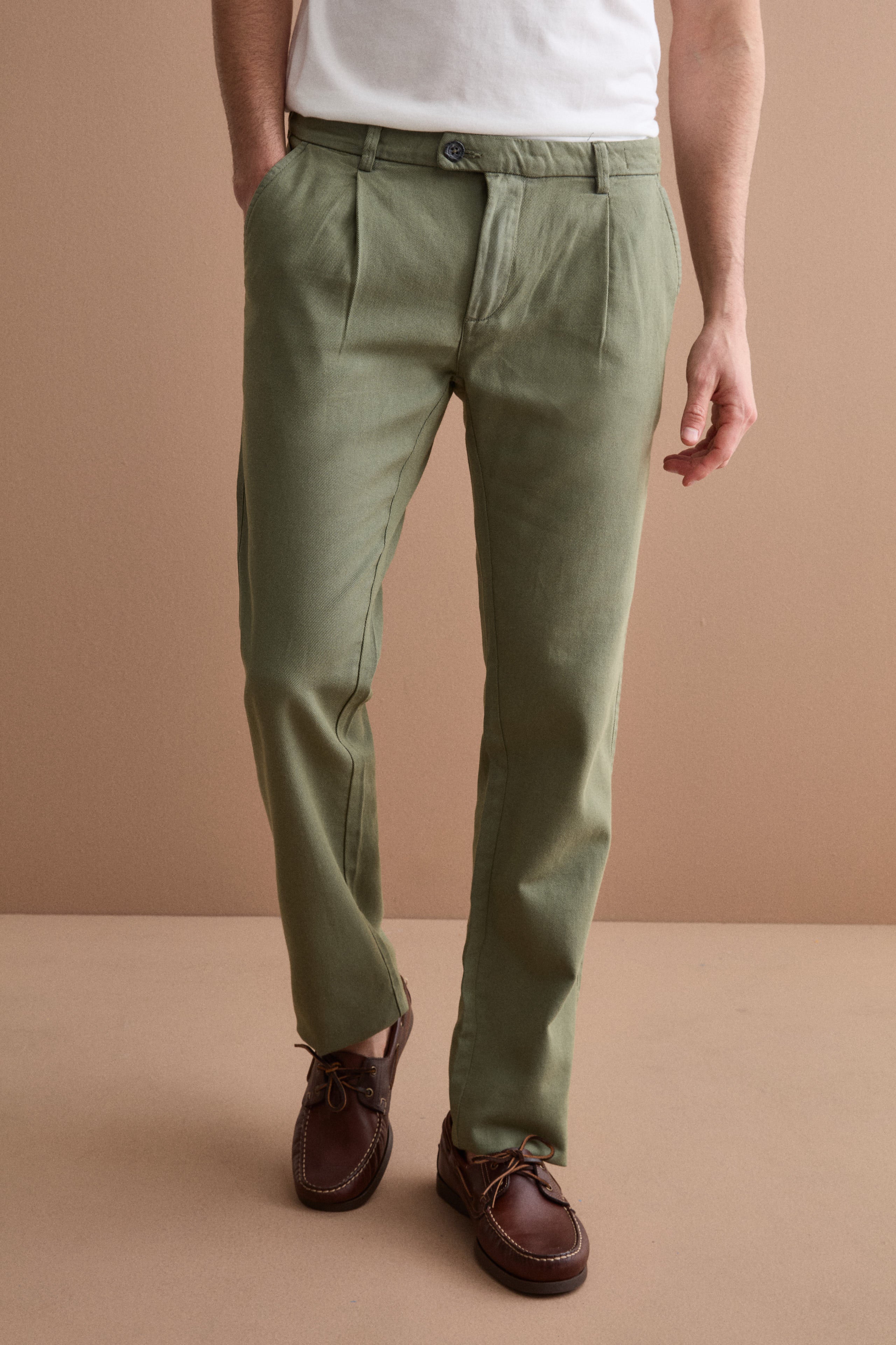Pantalone Regular Fit in Misto Lino con Pinces - SALVIA