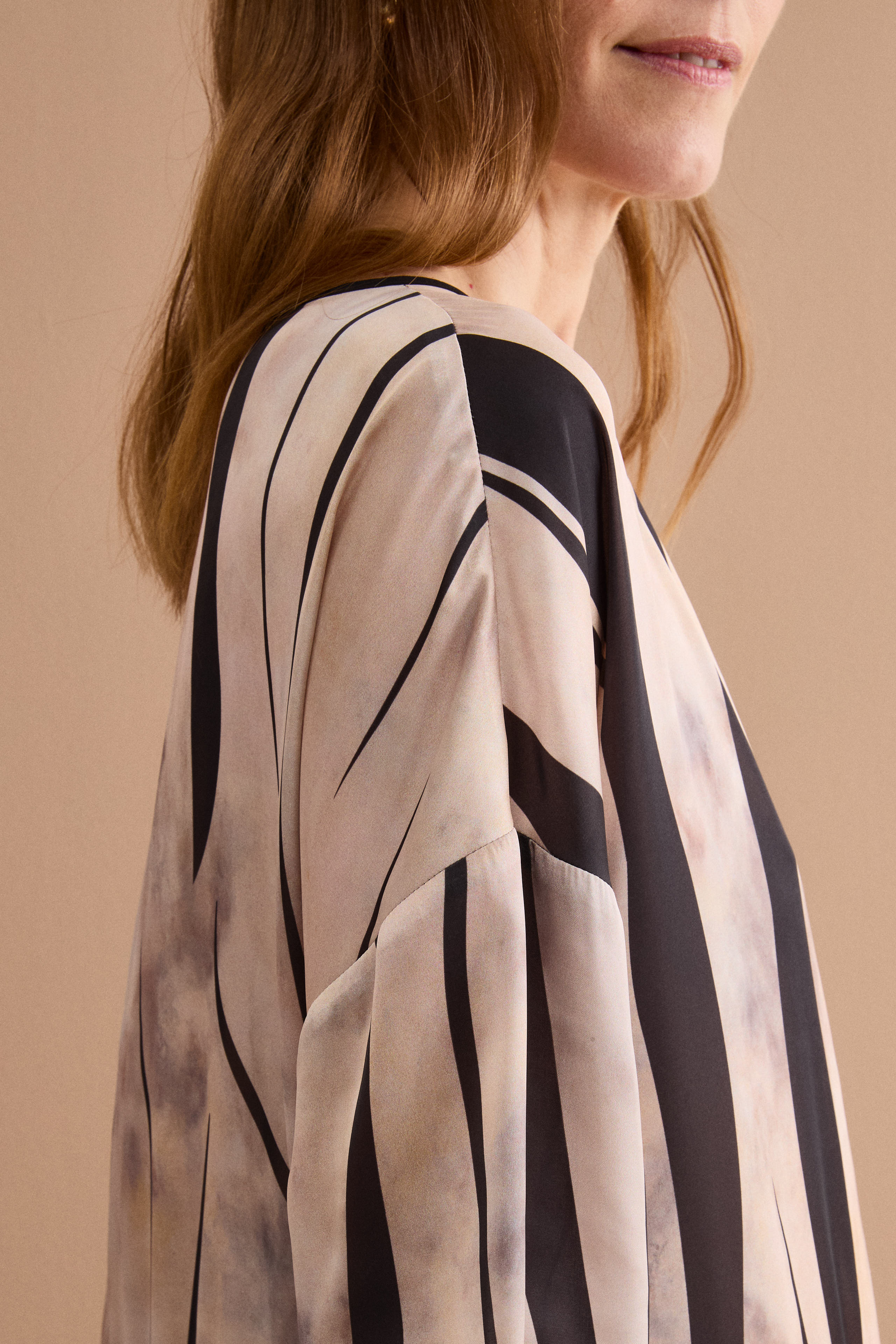 Blusa in Fantasia Jacquard con Passamaneria e Frange - FANT. ORO
