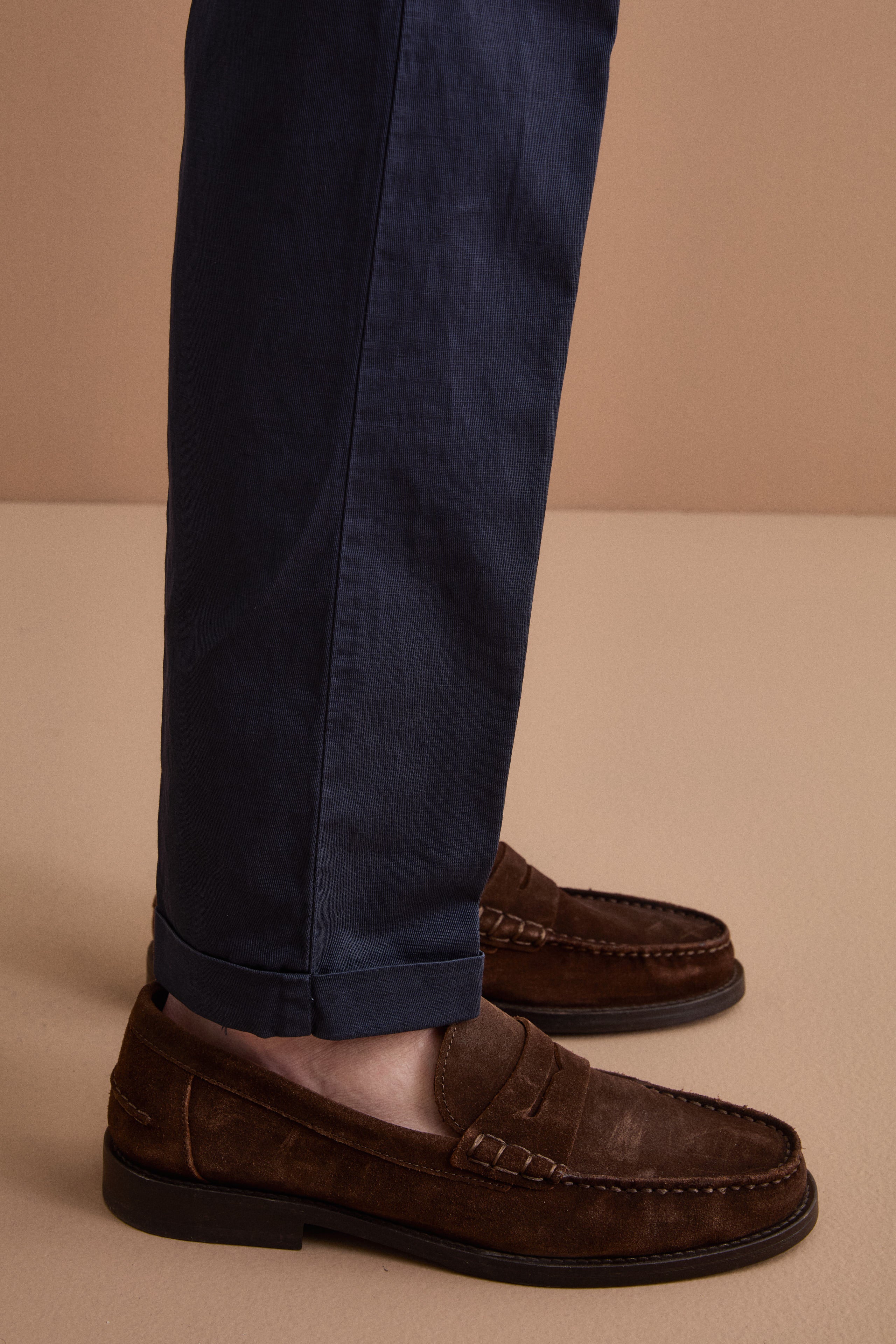 Pantalone Carrot in Misto Lino con Pinces e Risvolto - BLU