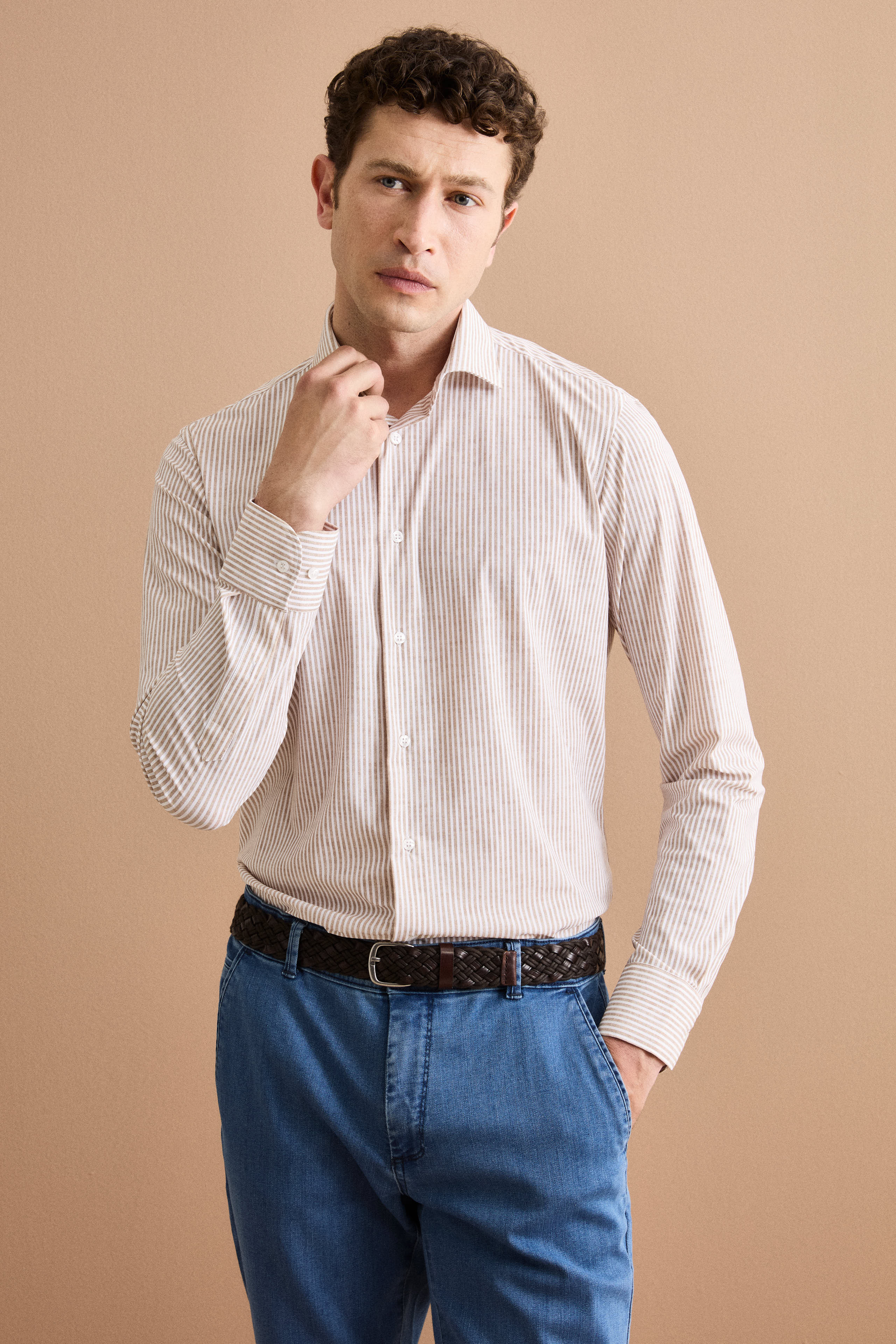 Camicia Custom Fit a Righe in Tessuto Tecnico - MARRONE RIGATO