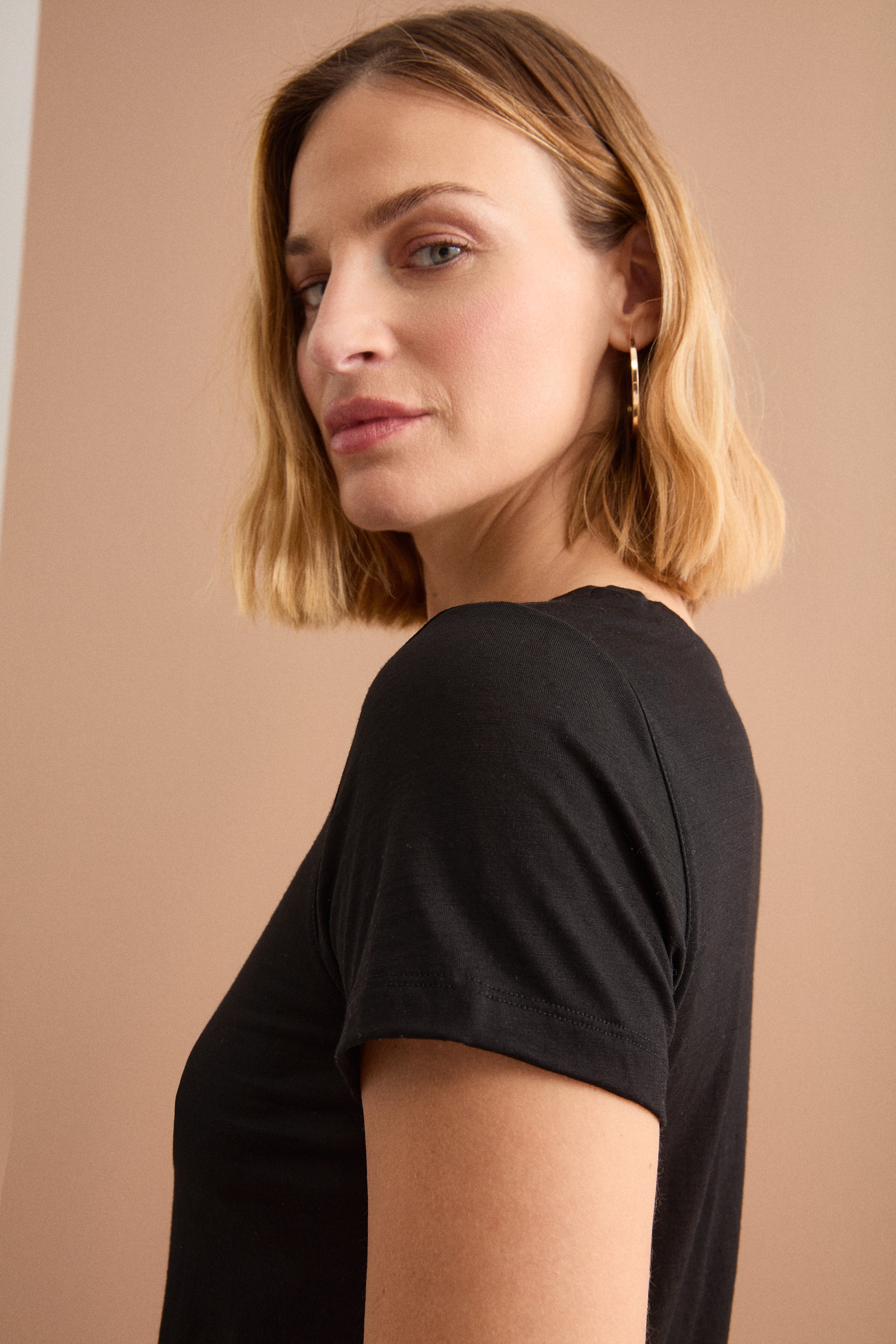 T-Shirt Girocollo in Lana Merino - NERO