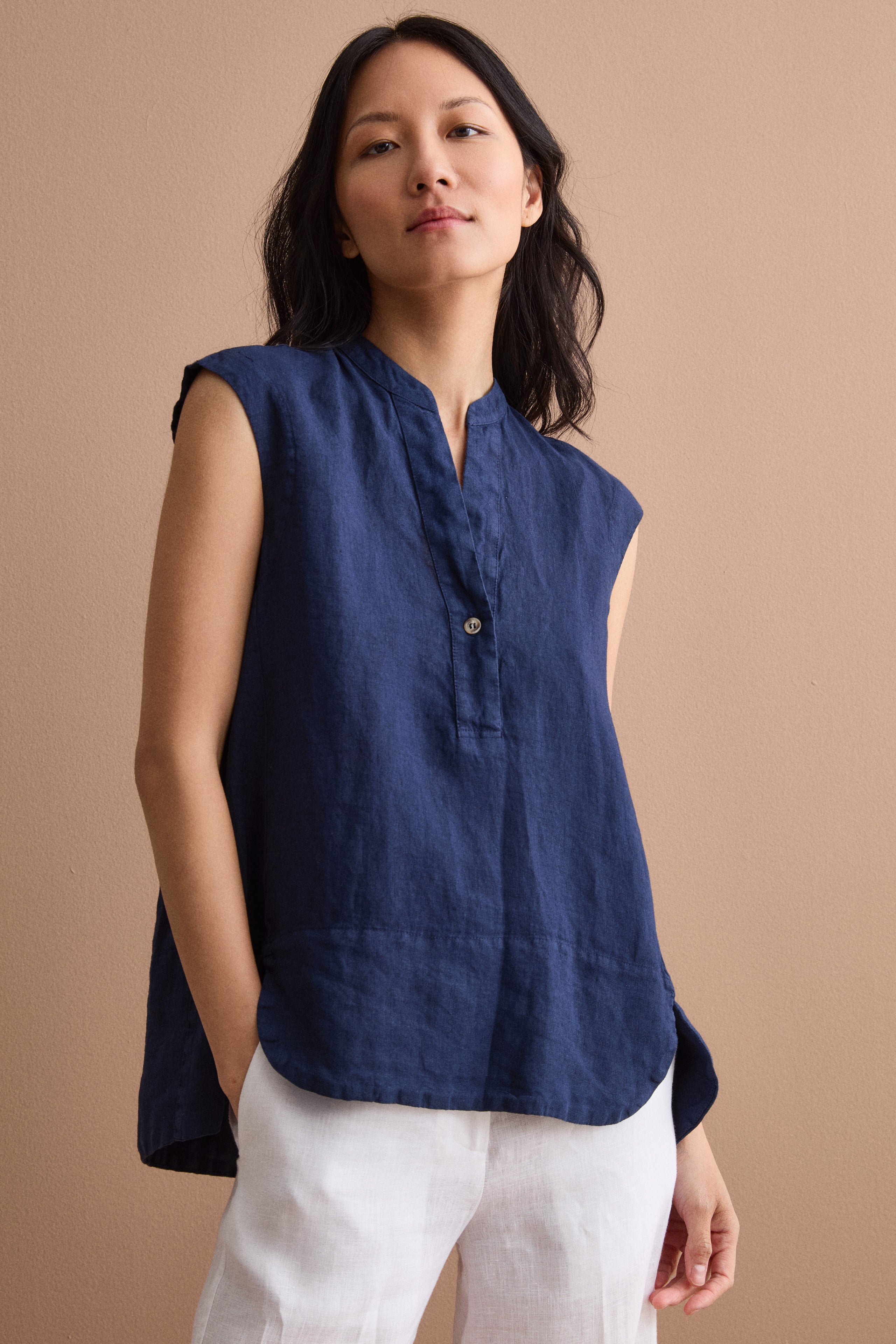Top Smanicato in Lino con Scollo a V - NAVY