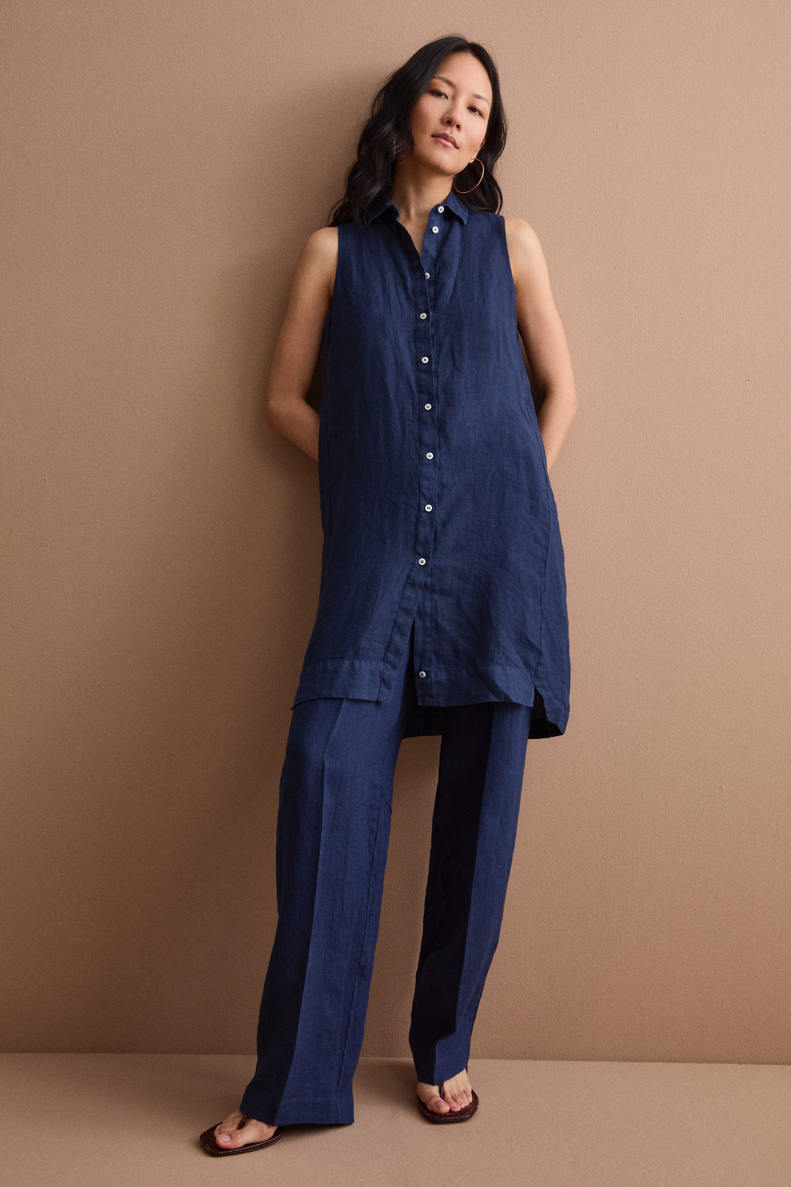 Abito Midi Smanicato Chemisier in Lino - NAVY