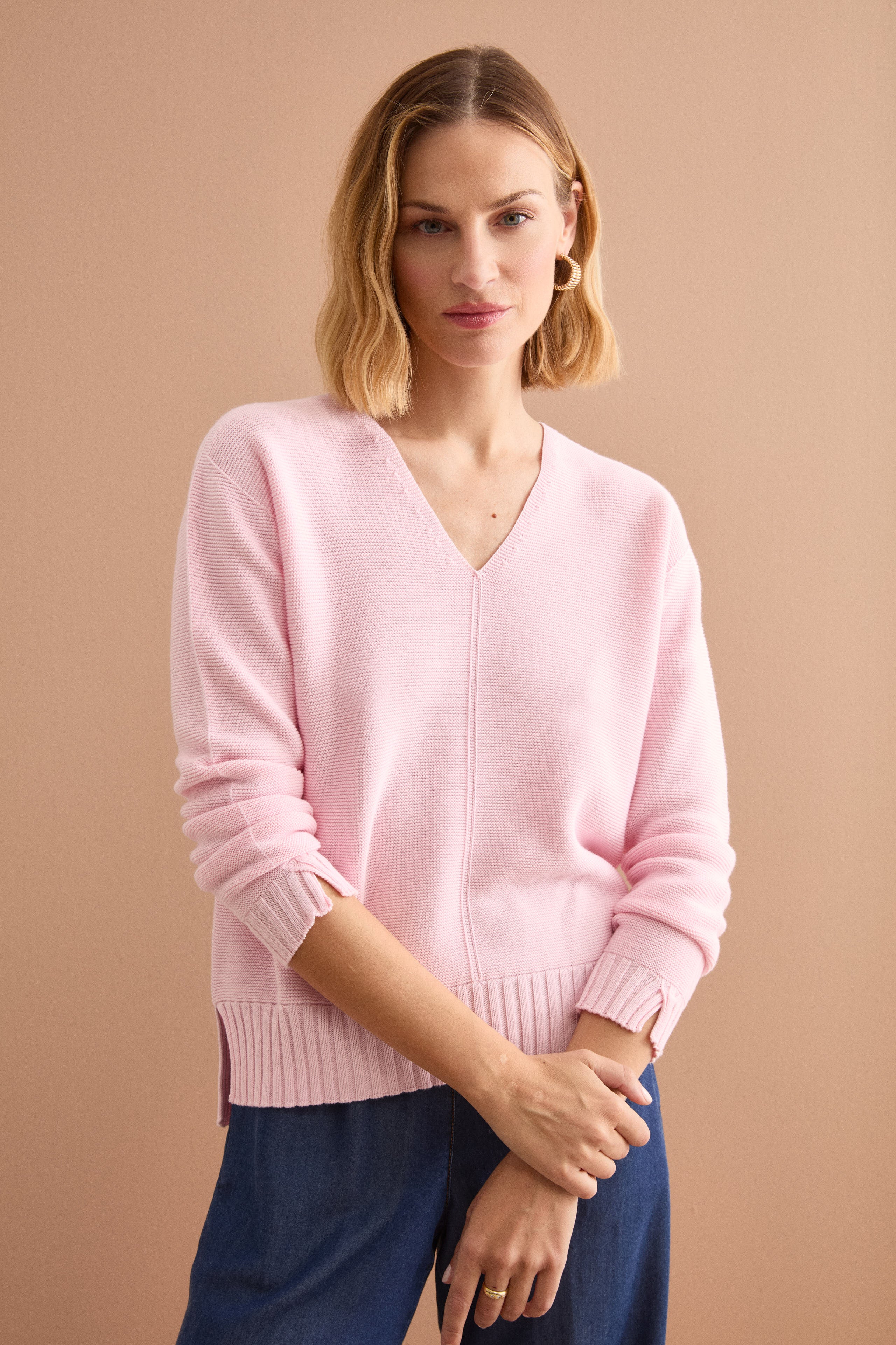 Maglia Scollo a V con Dettagli a Costine - ROSA
