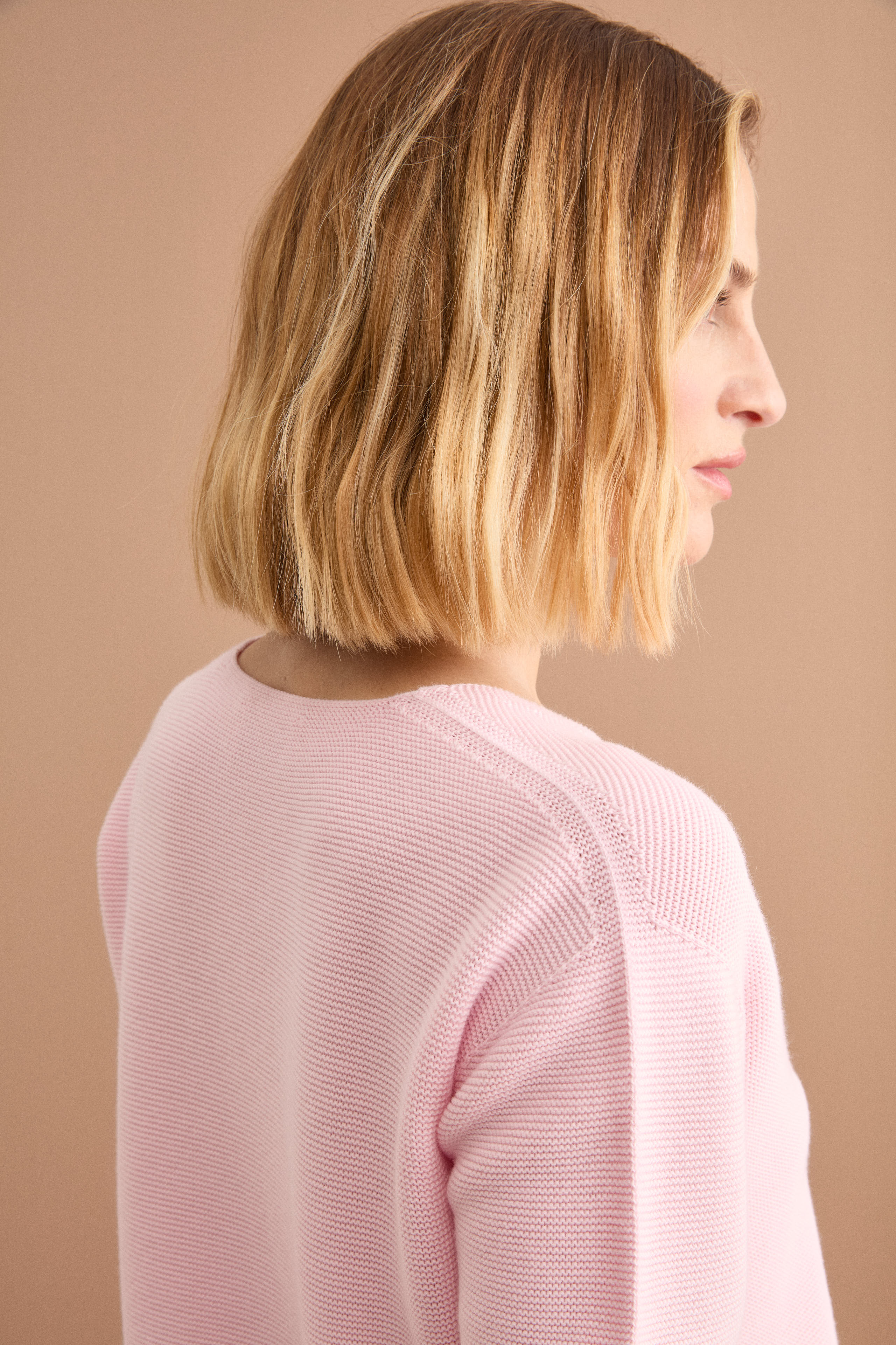 Maglia Scollo a V con Dettagli a Costine - ROSA