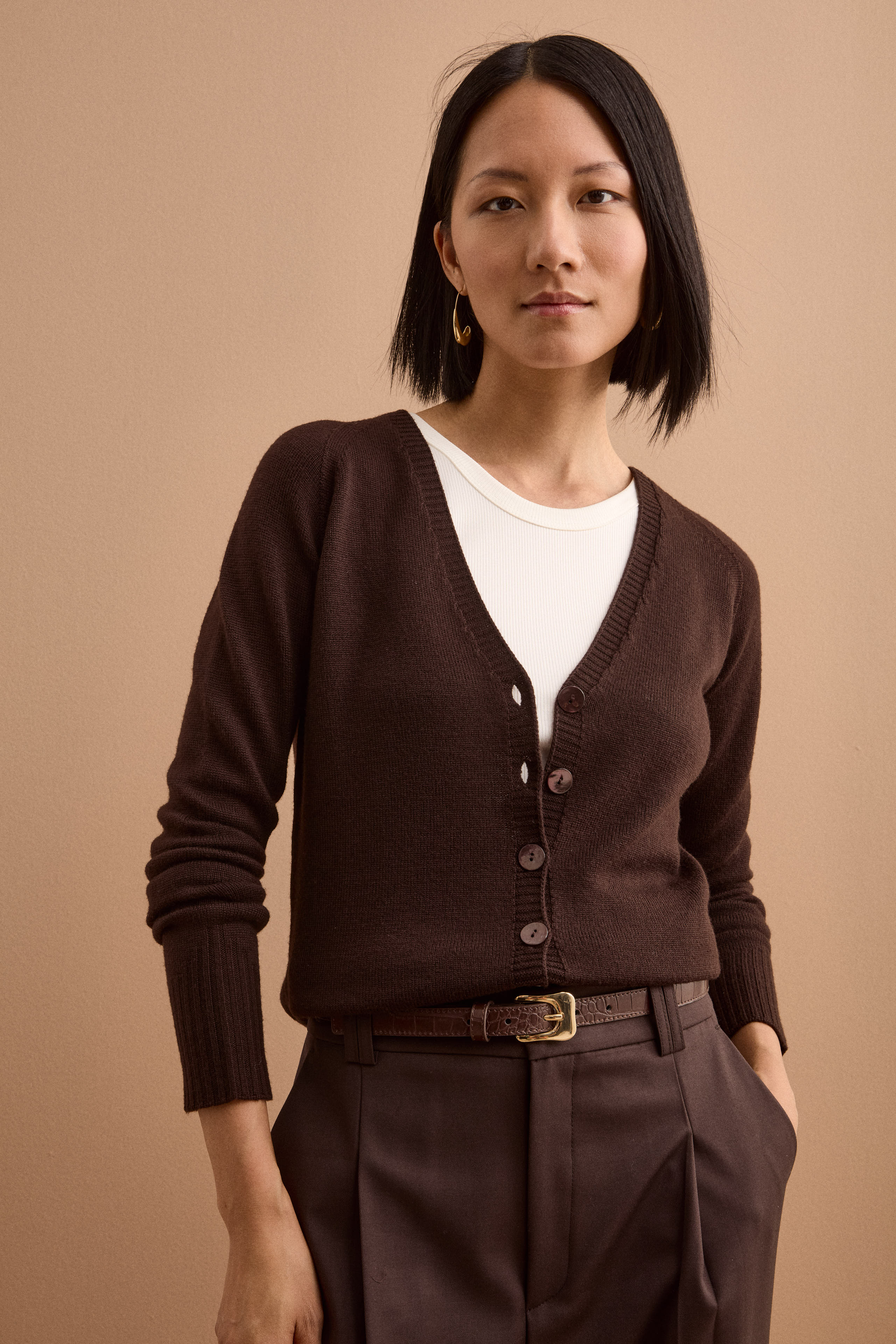 Cardigan Scollo a V con Bottoni in Lana Merino - T.MORO