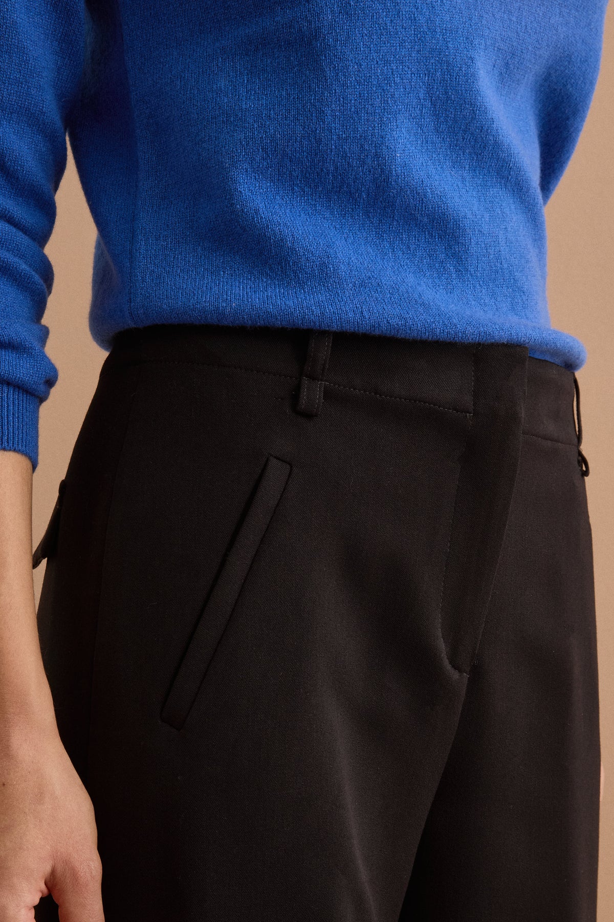 Pantalone Regular Fit a Gamba Larga - NERO
