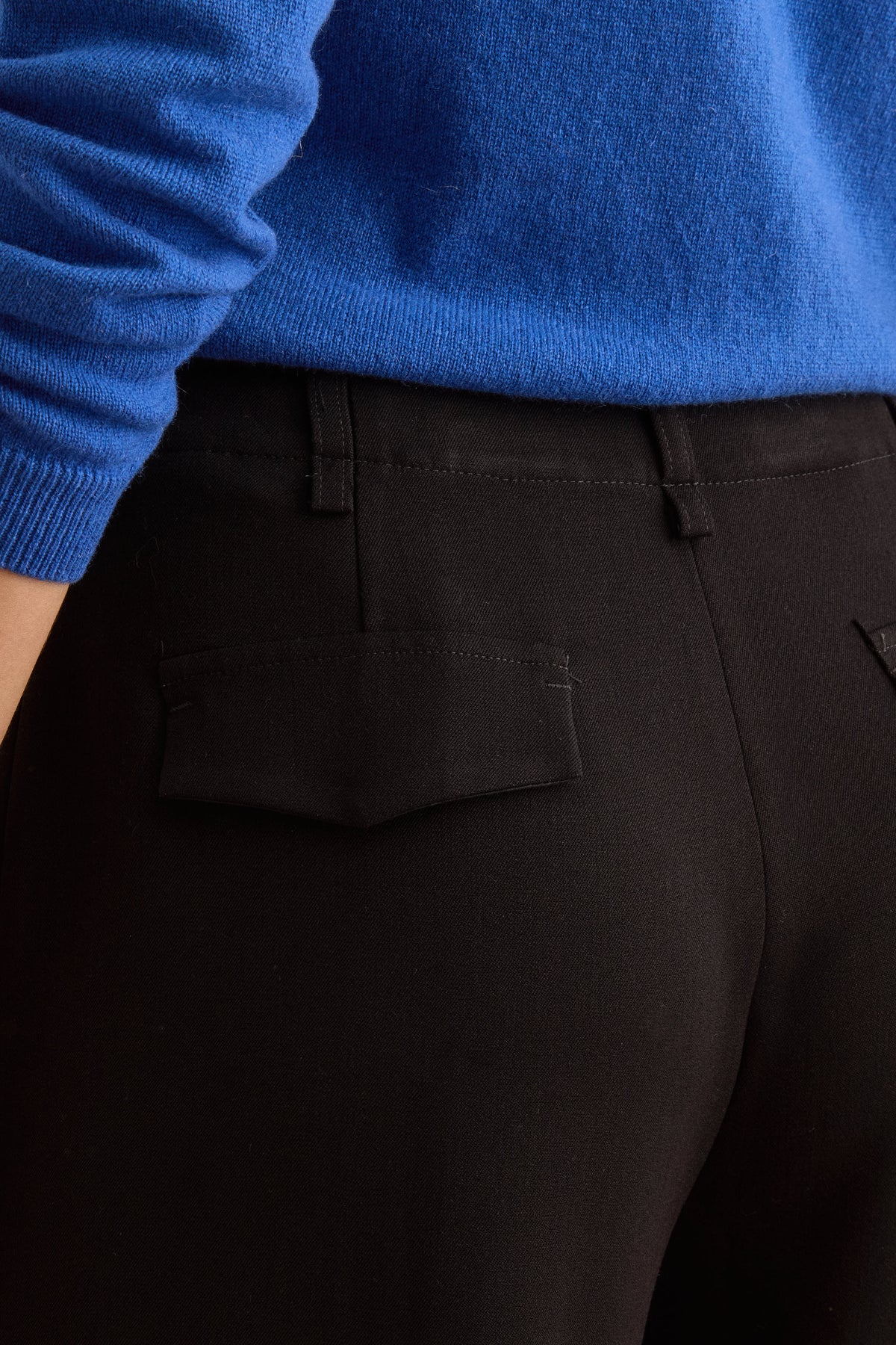 Pantalone Regular Fit a Gamba Larga - NERO