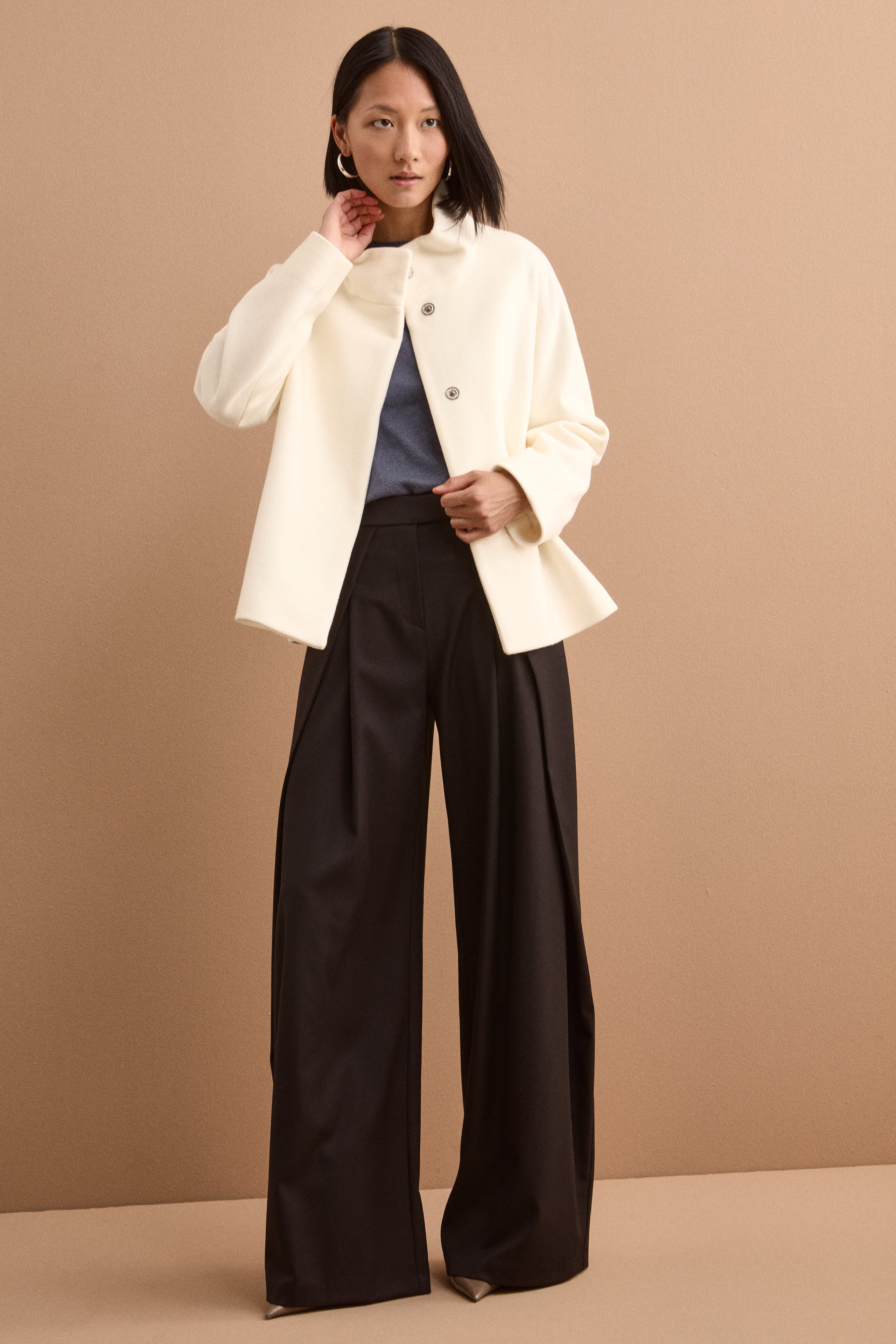 Pantalone Elegante a Gamba Larga con Pieghe - NERO