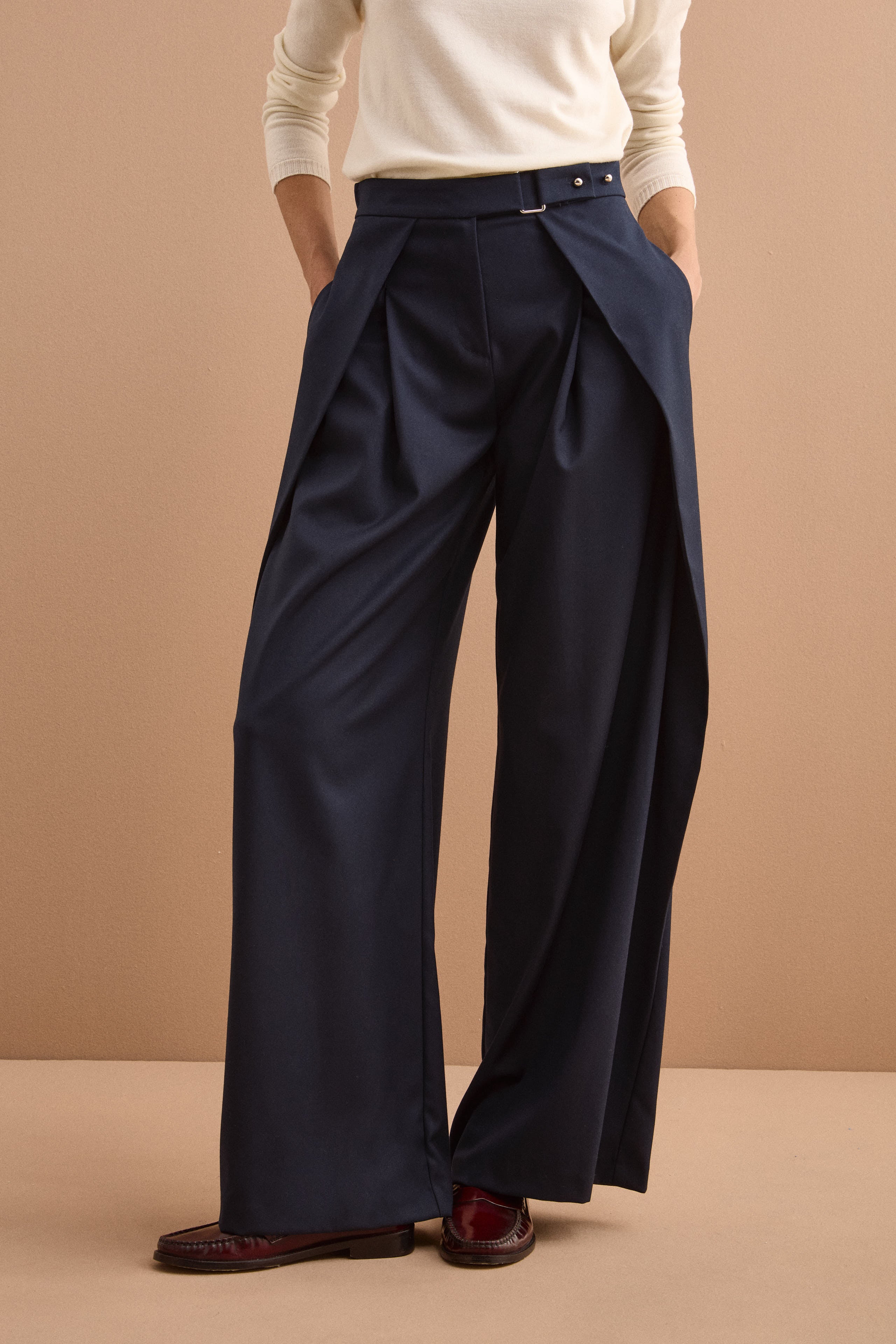 Pantalone Elegante a Gamba Larga con Pieghe - BLU
