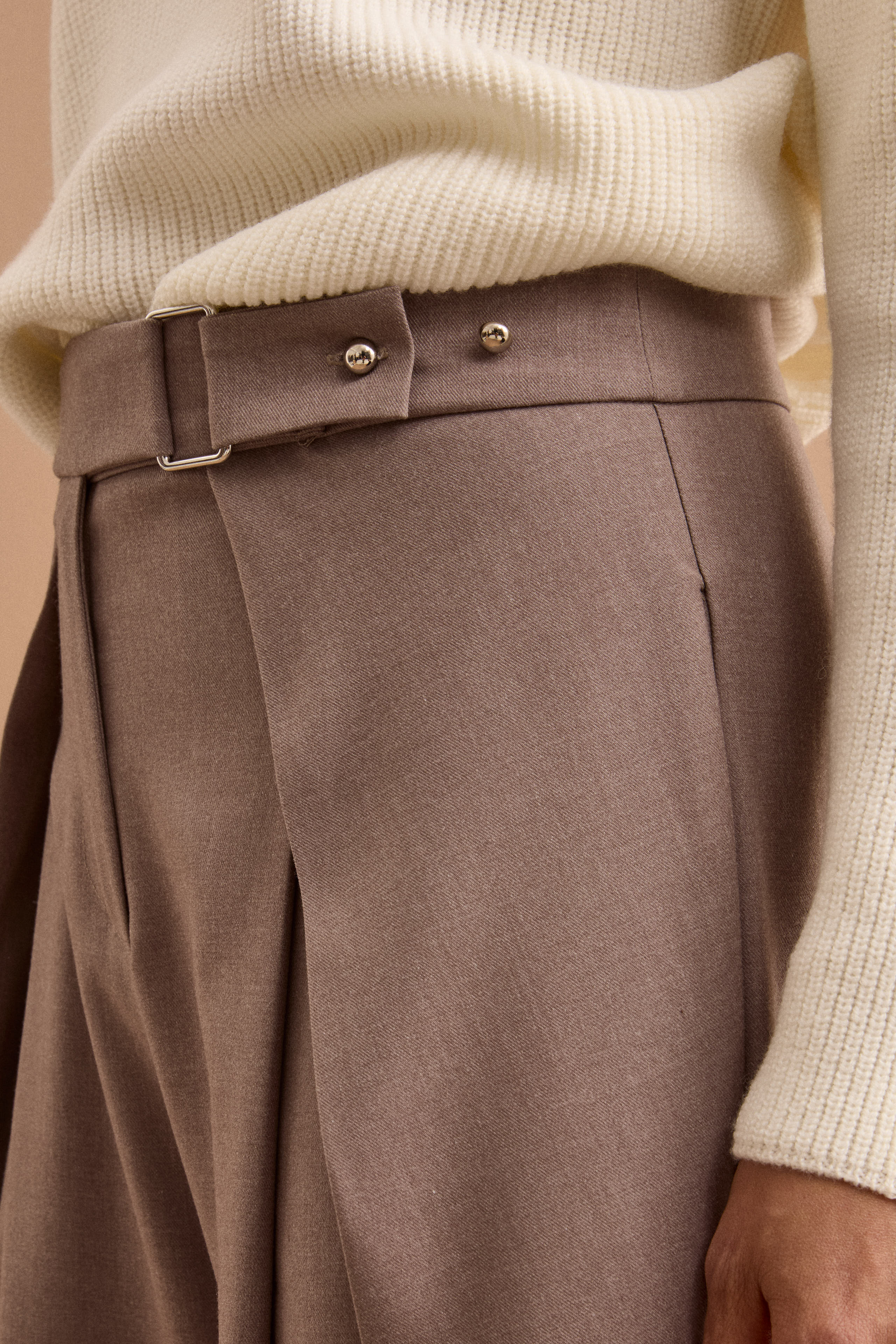Pantalone Elegante a Gamba Larga con Pieghe - BEIGE