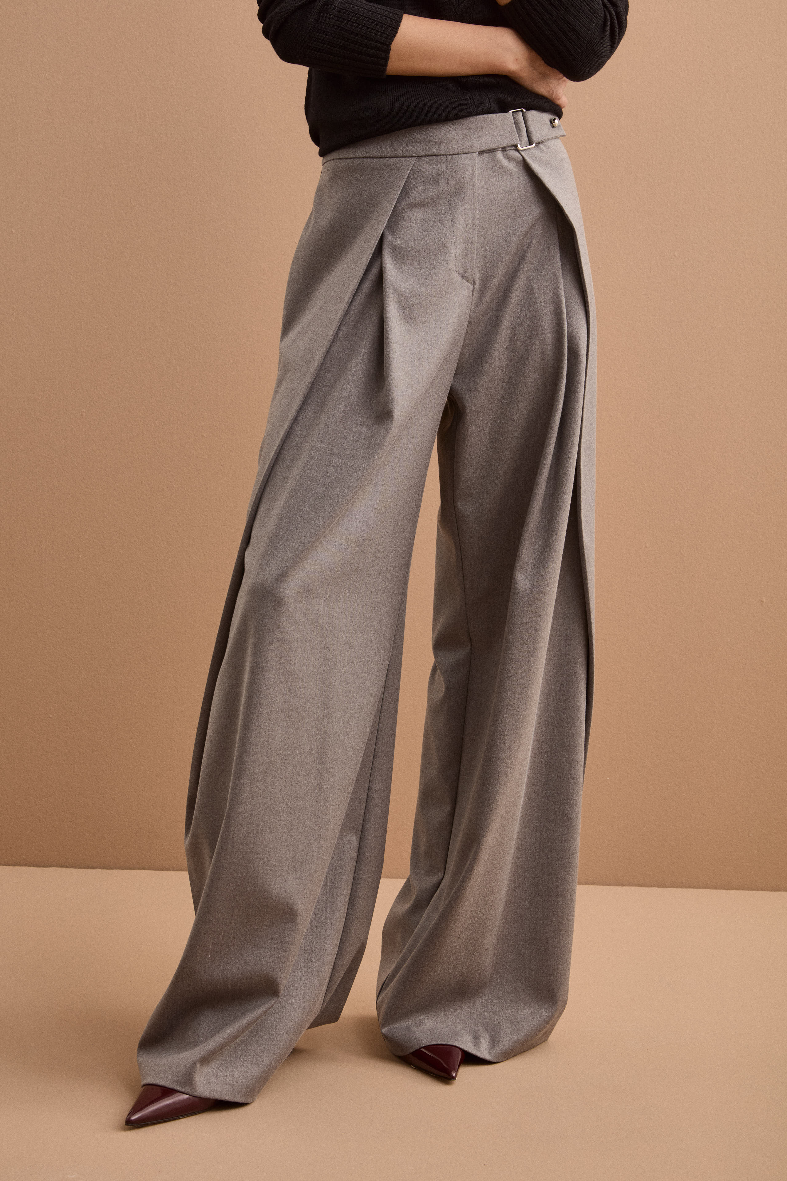 Pantalone Elegante a Gamba Larga con Pieghe - GRIGIO