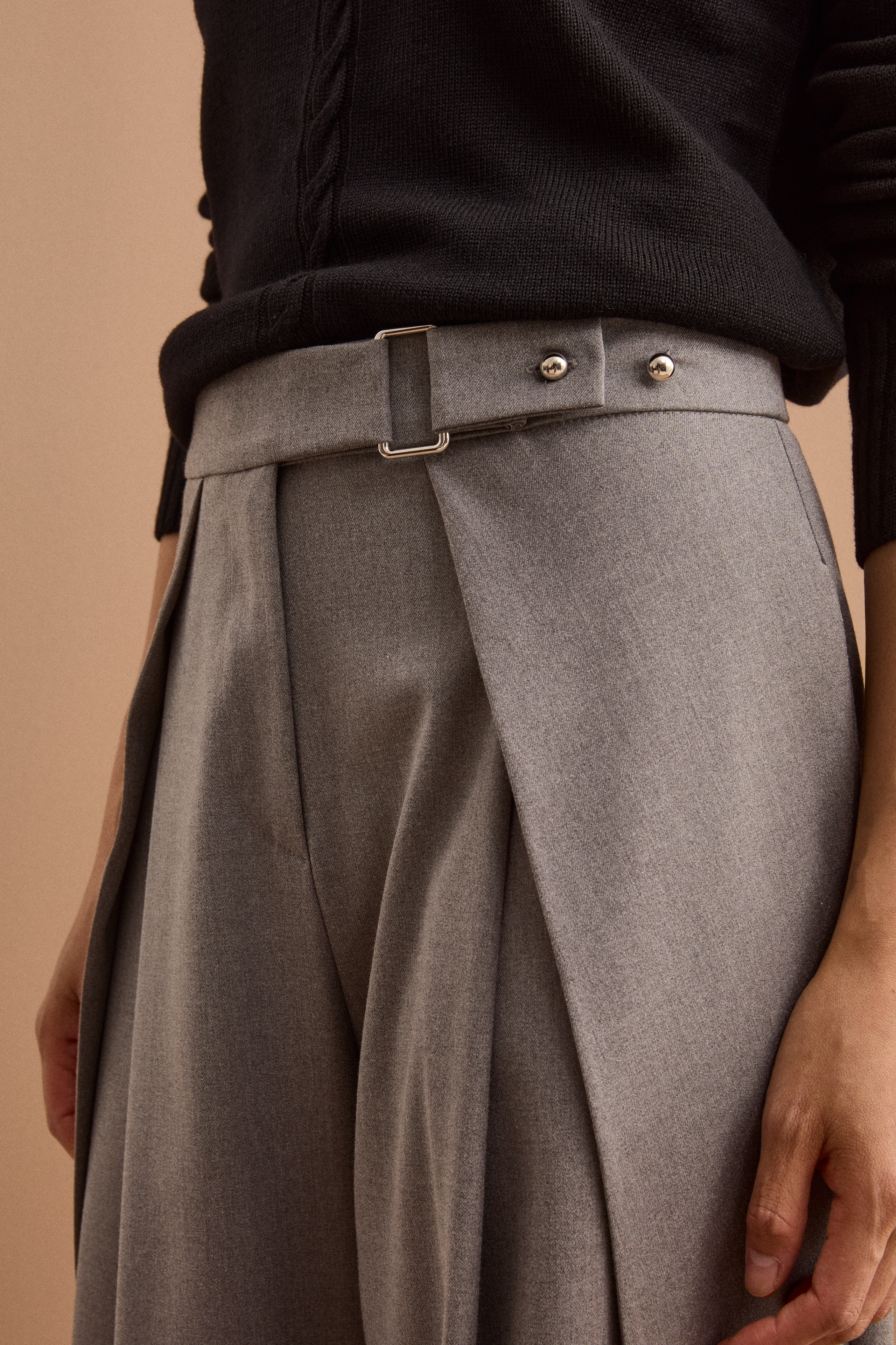 Pantalone Elegante a Gamba Larga con Pieghe - GRIGIO