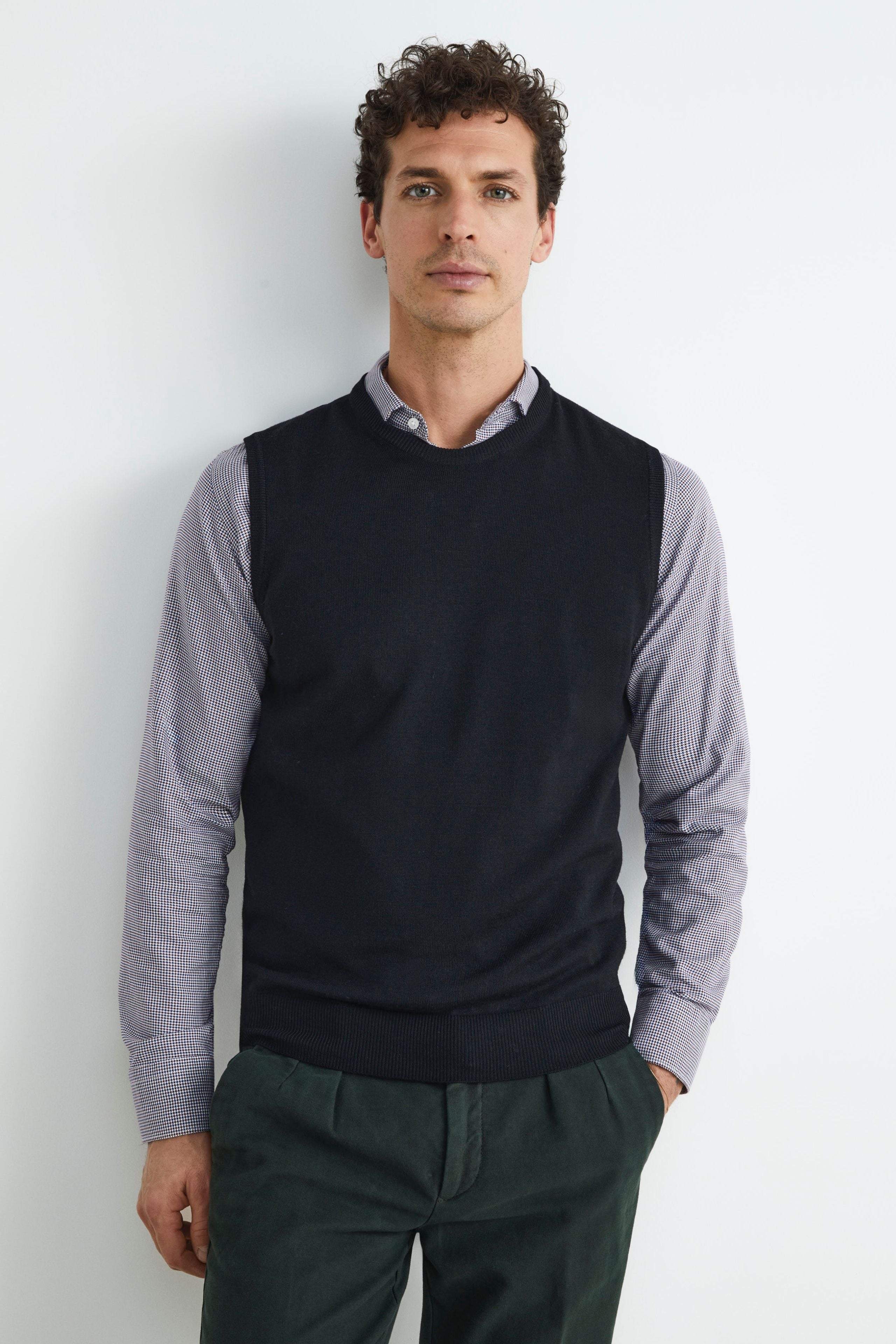 Gilet girocollo in lana - NERO