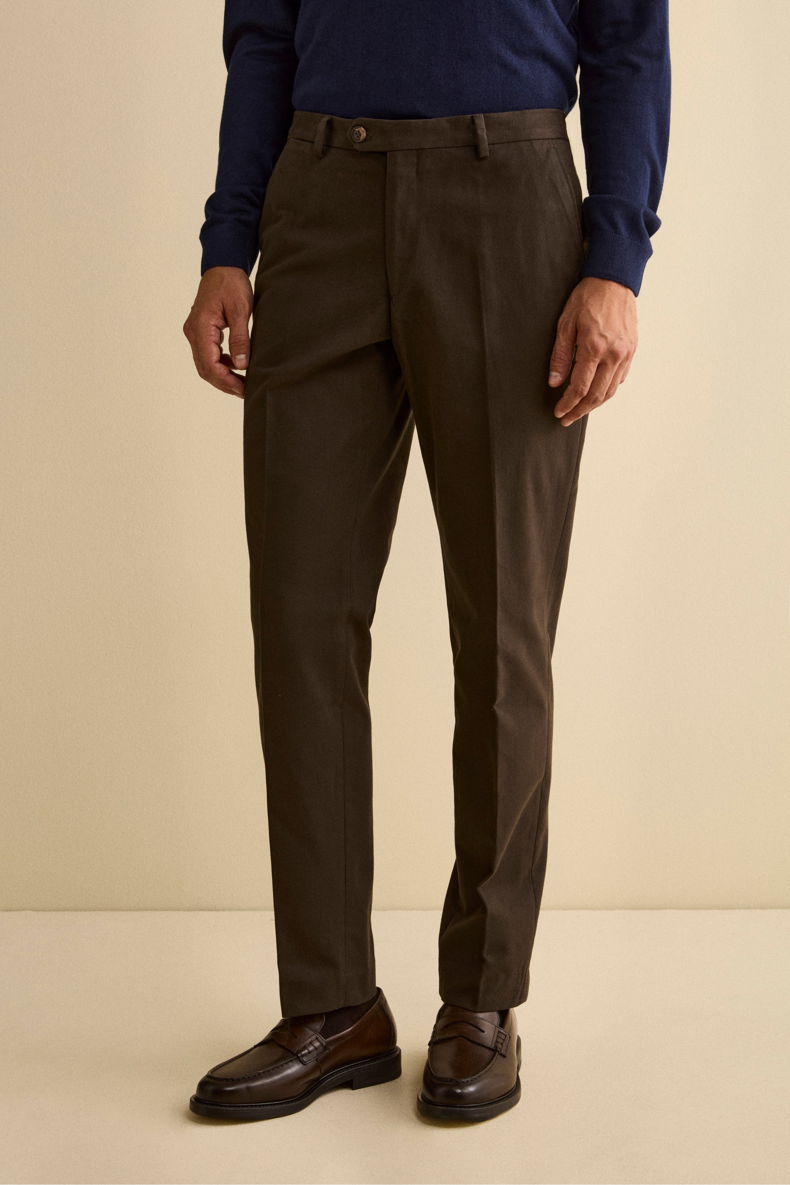 Pantalone Chino Regular Fit in Gabardina - MARRONE