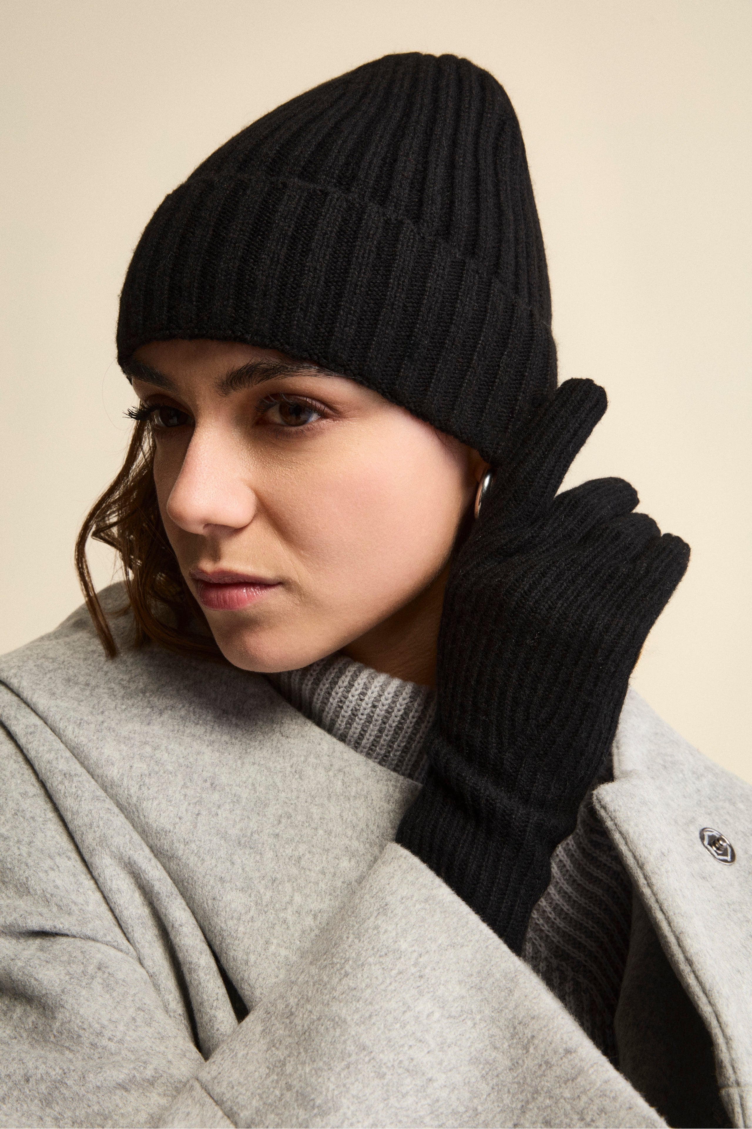 Guanto a Coste in Lana e Cashmere - NERO