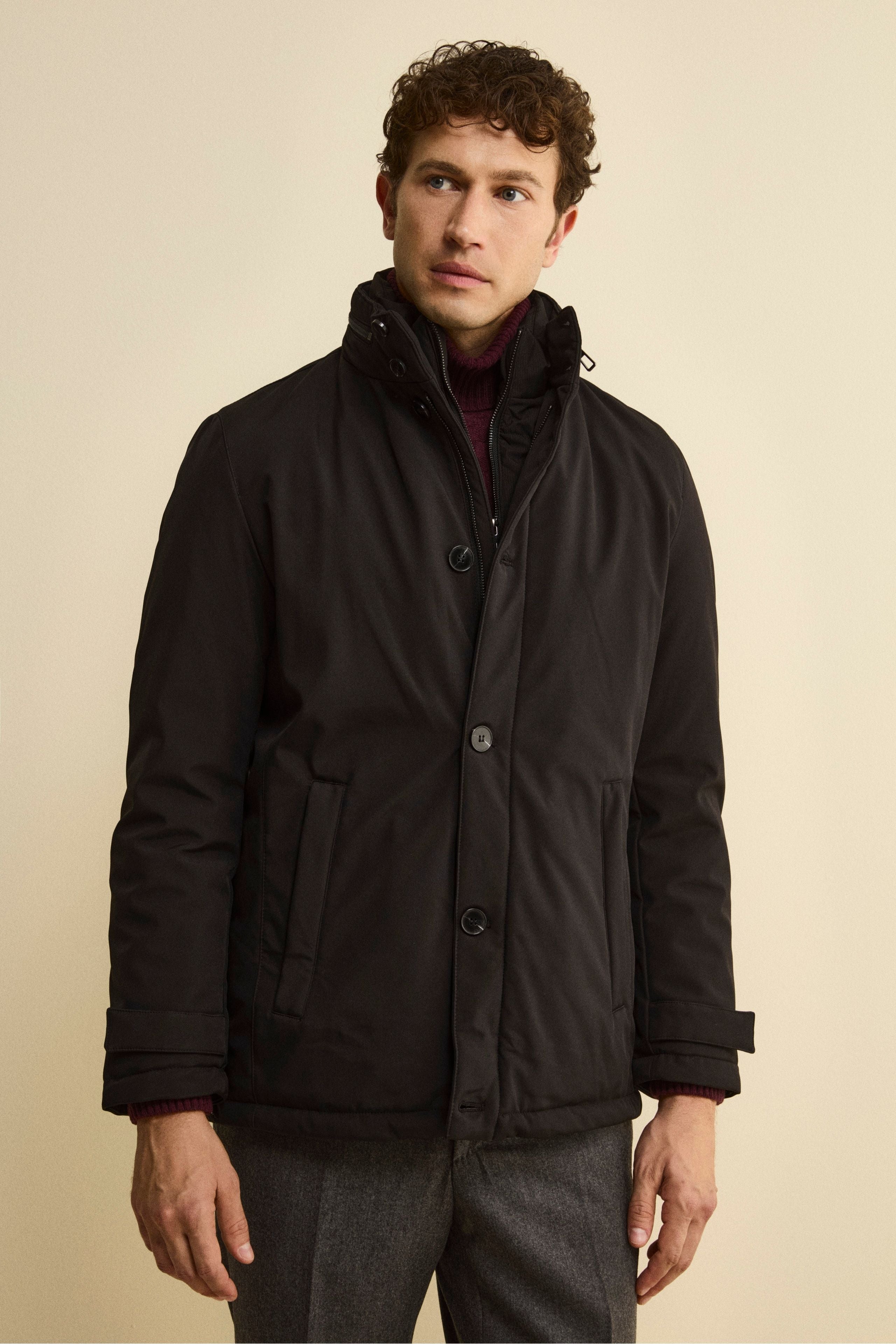 Giaccone Invernale con Pettorina e Cappuccio Estraibile - NERO