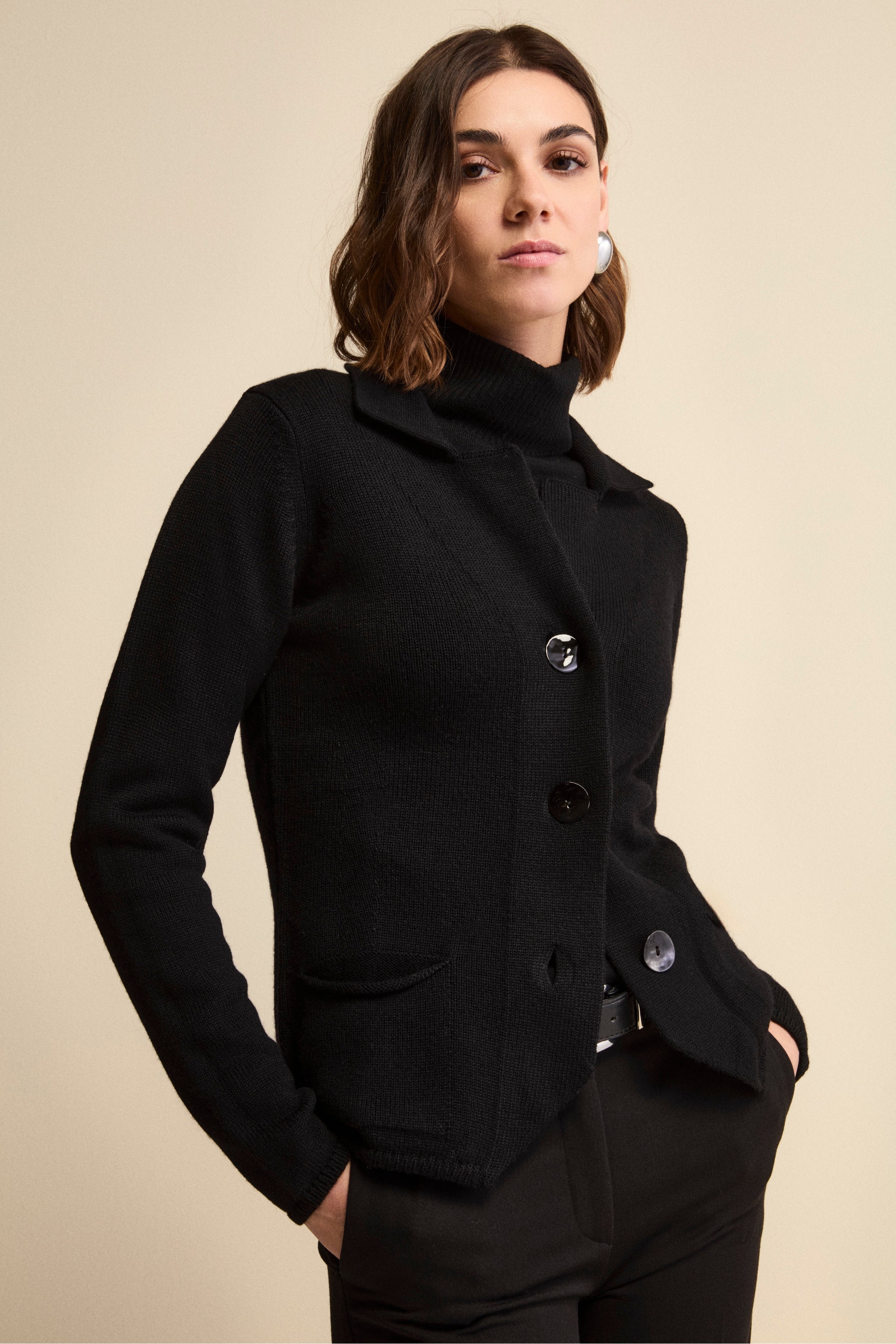 Cardigan in lana con bottoni - NERO