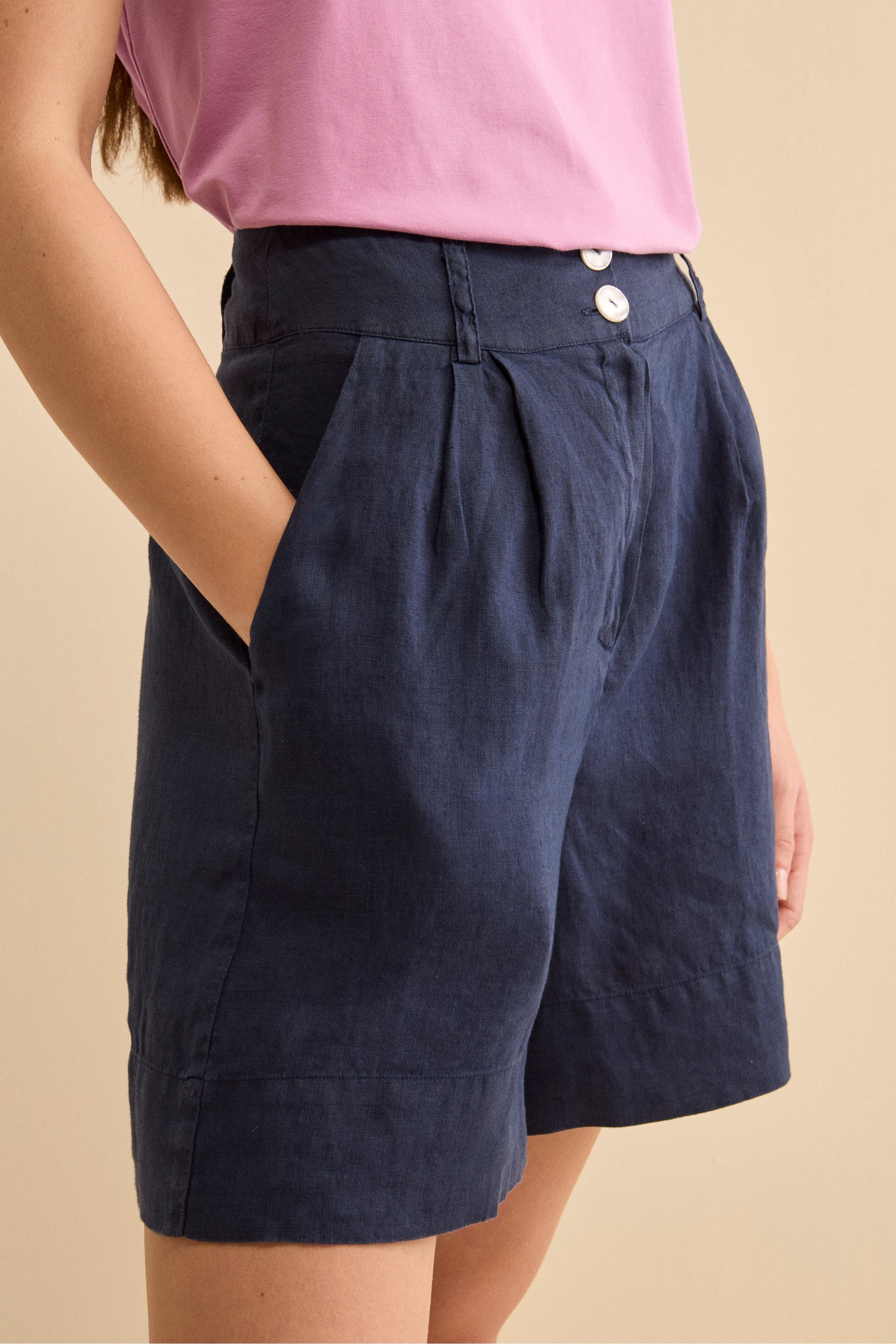 Bermuda in Lino con Bottoni NAVY - Main Image