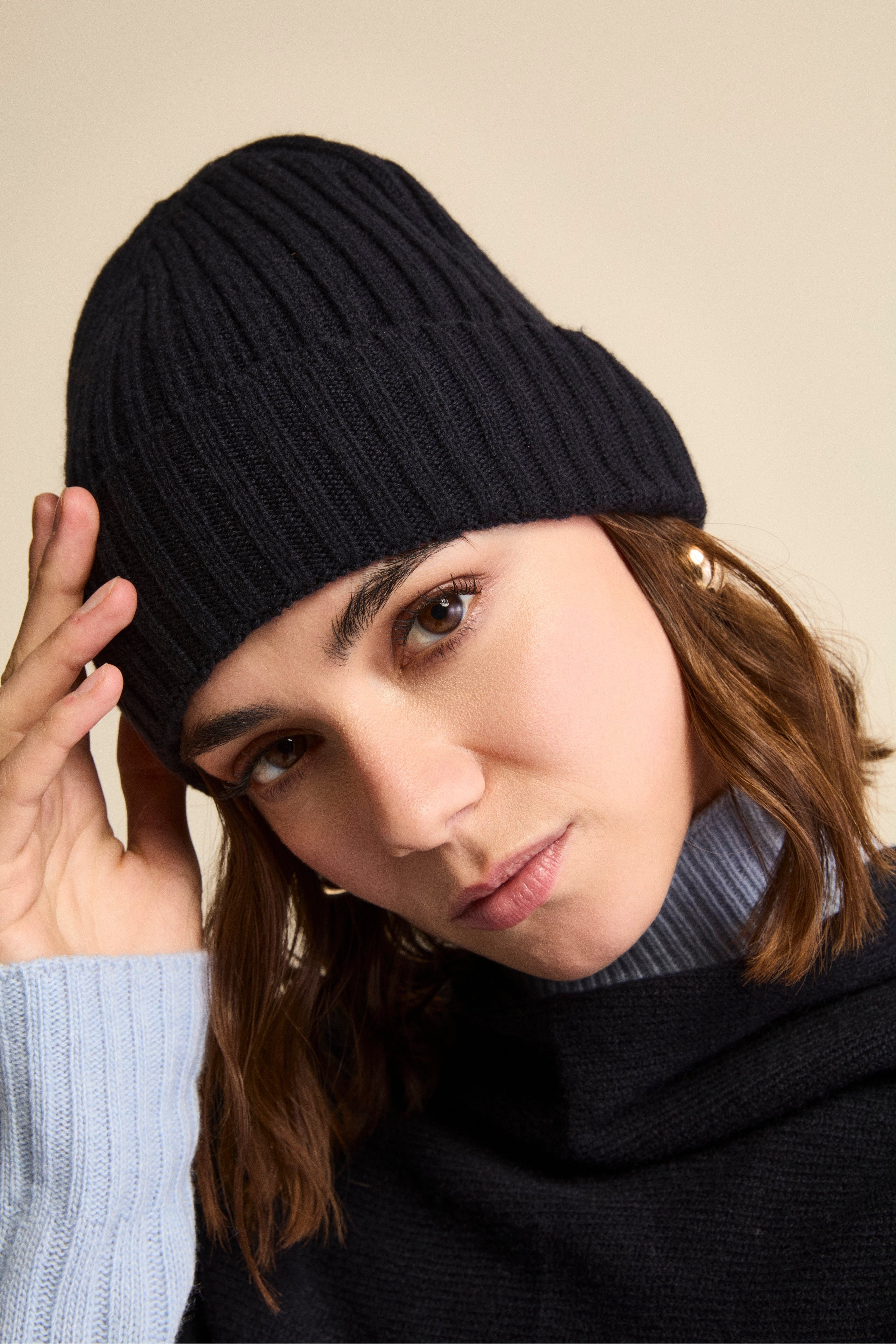 Cappello in cashmere a coste - BLU MARINE