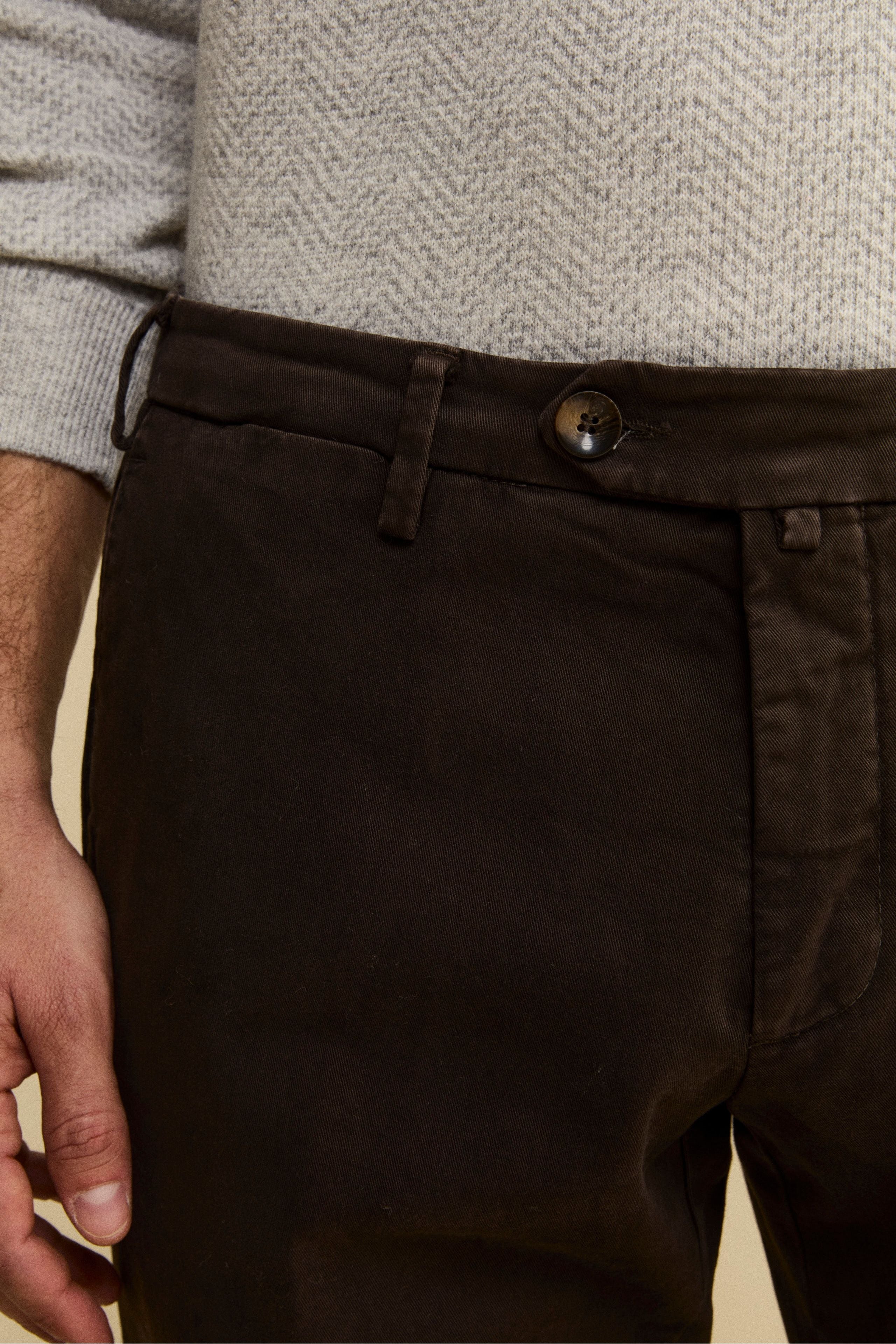 Pantalone Slim Fit in Gabardina Stretch - MARRONE