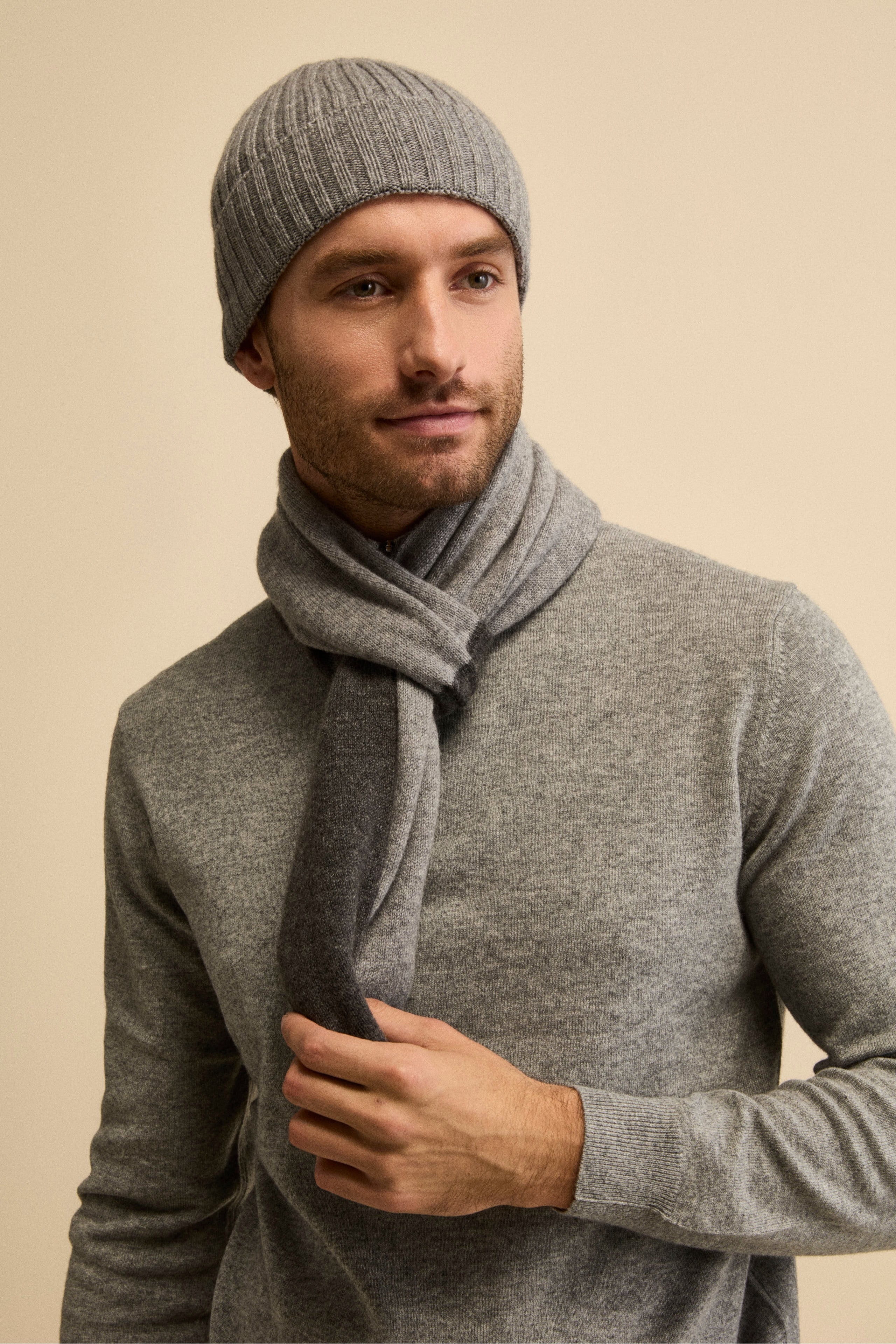 Cappello in cashmere a coste - GRIGIO MEDIO