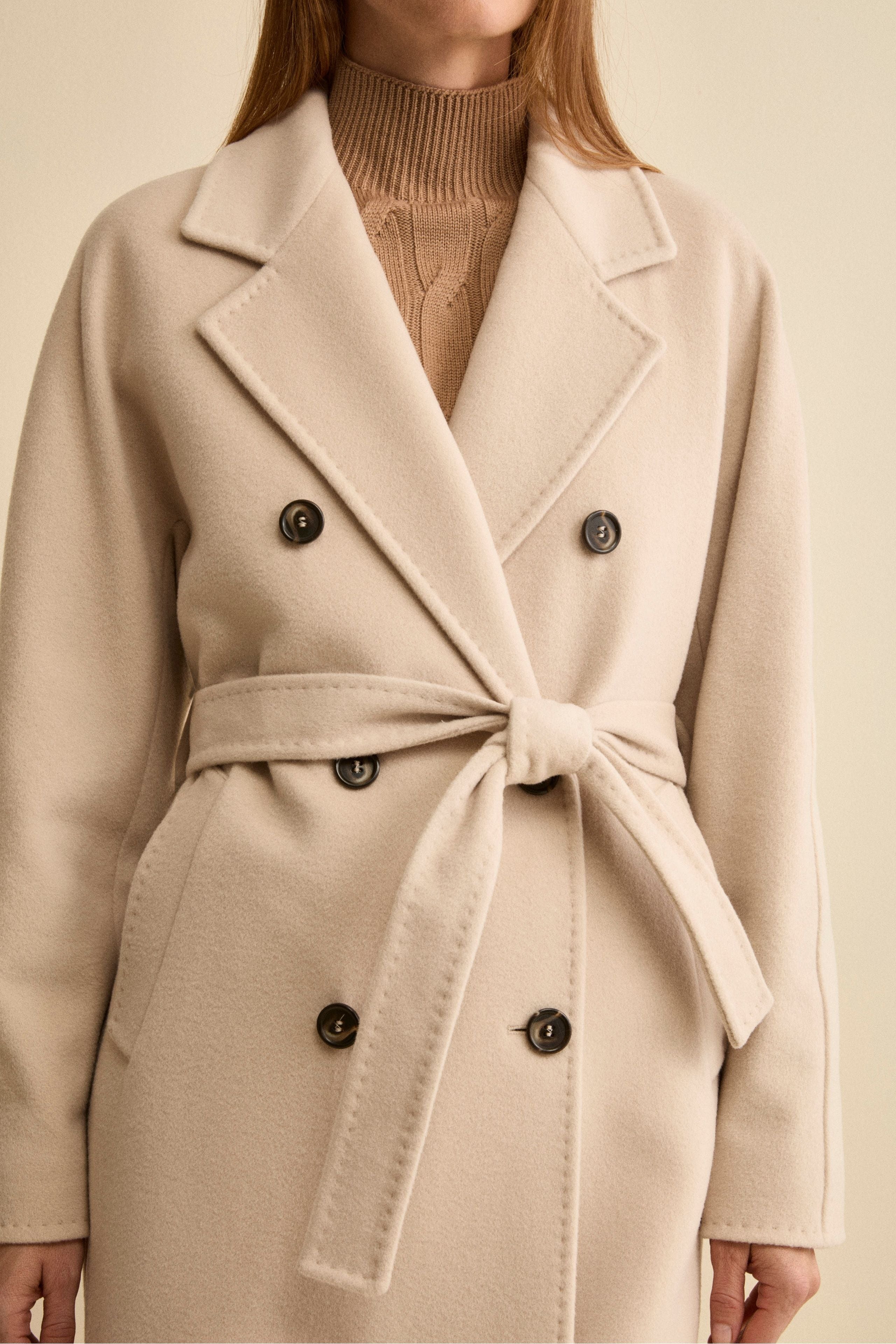 Cappotto Doppiopetto con Revers Classico in Lana e Cashmere - GESSO