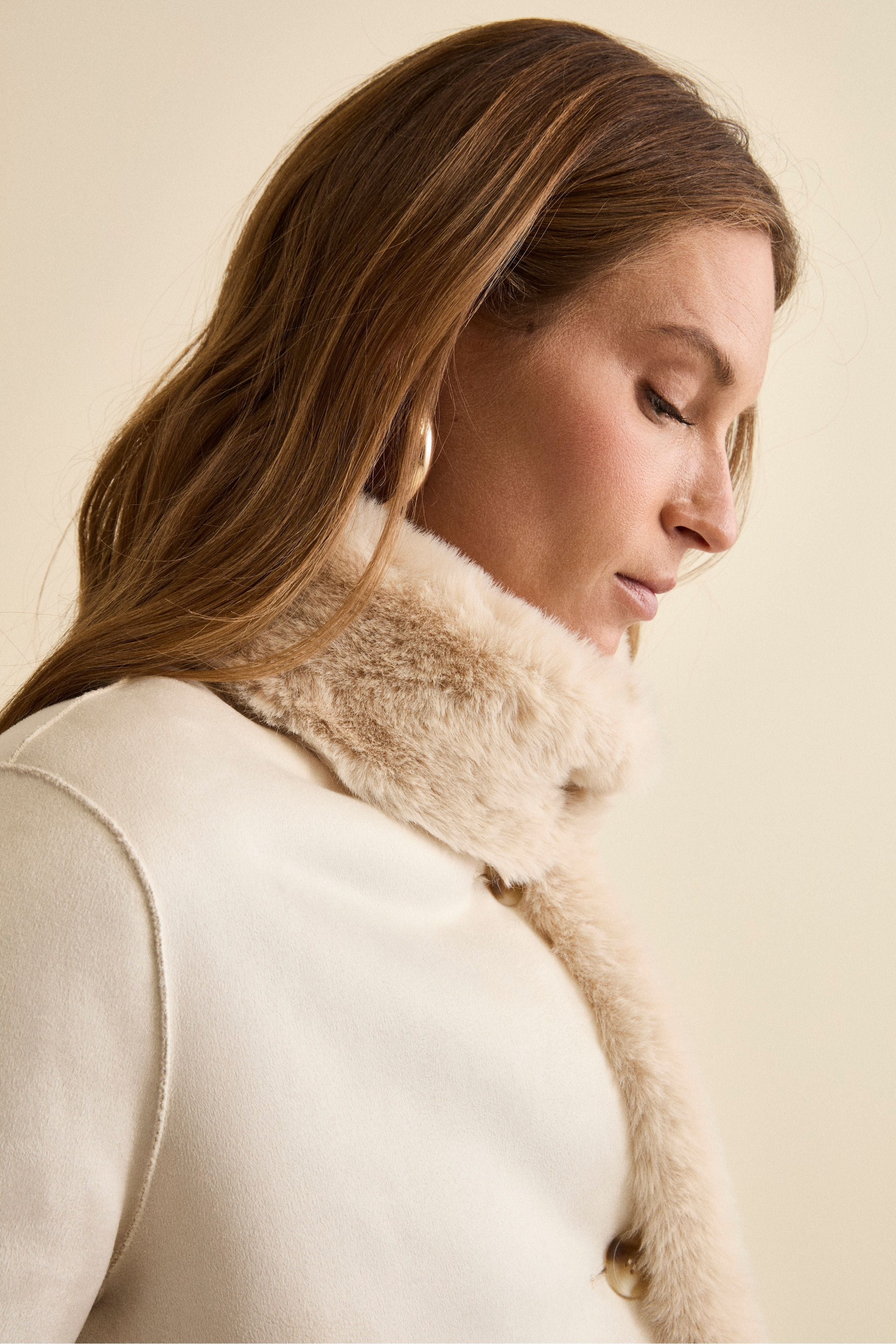 Cappotto Corto in Eco-Montone - MANDORLA