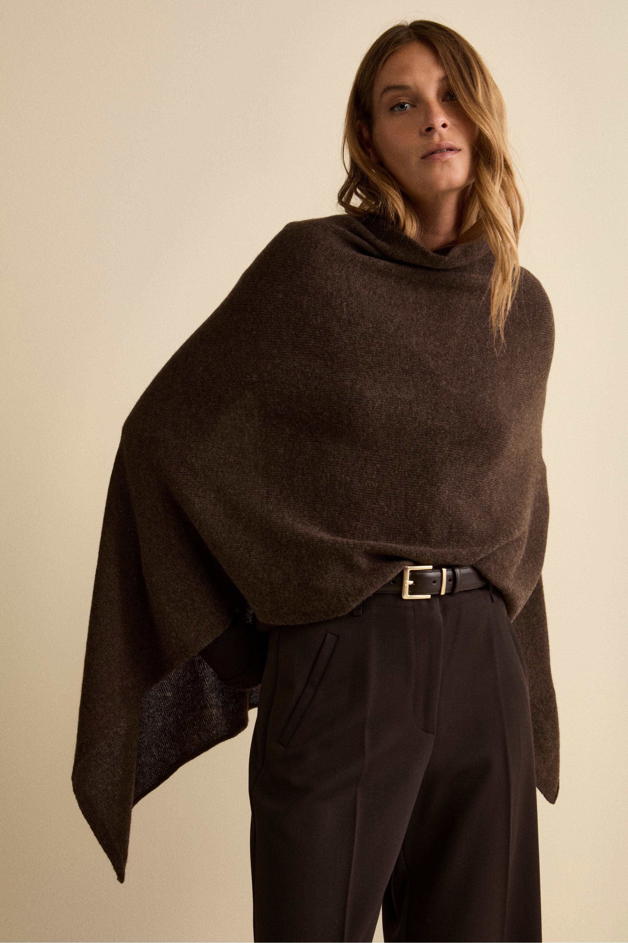 Mantella in cashmere da donna - MARRONE