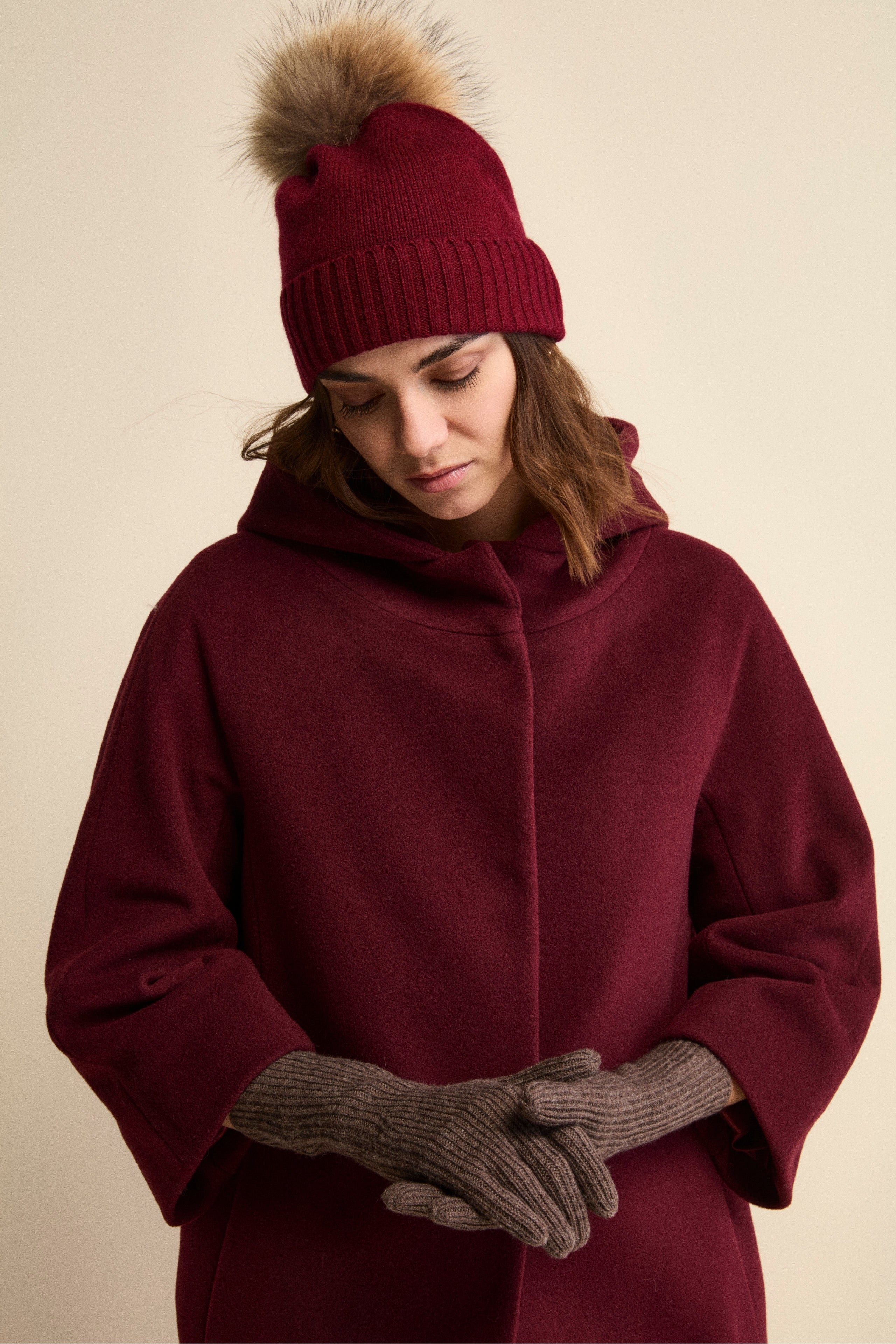 Berretto in Cashmere con Pompon - VINO