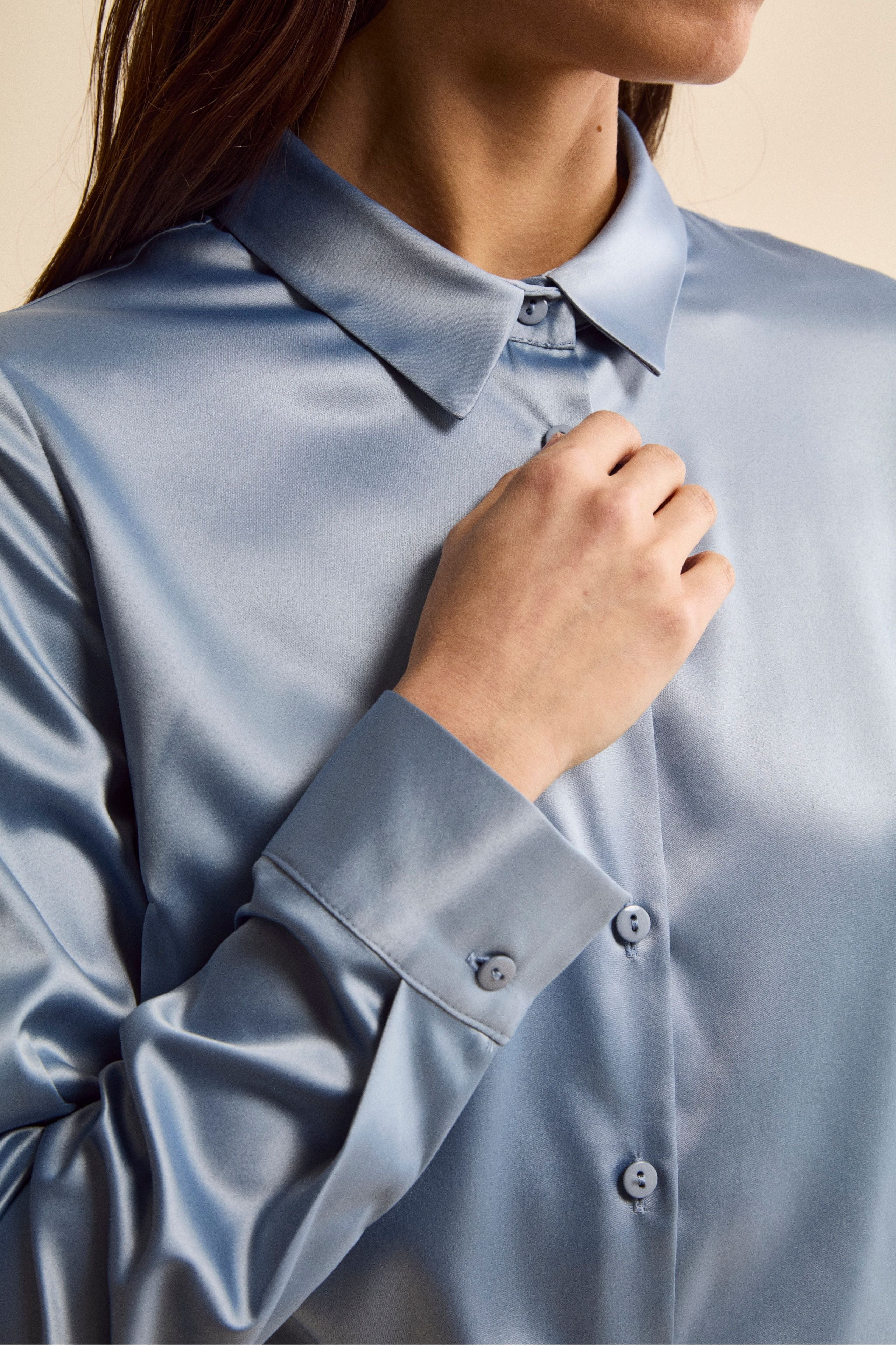 Camicia Morbida in Raso con Bottoni - POLVERE