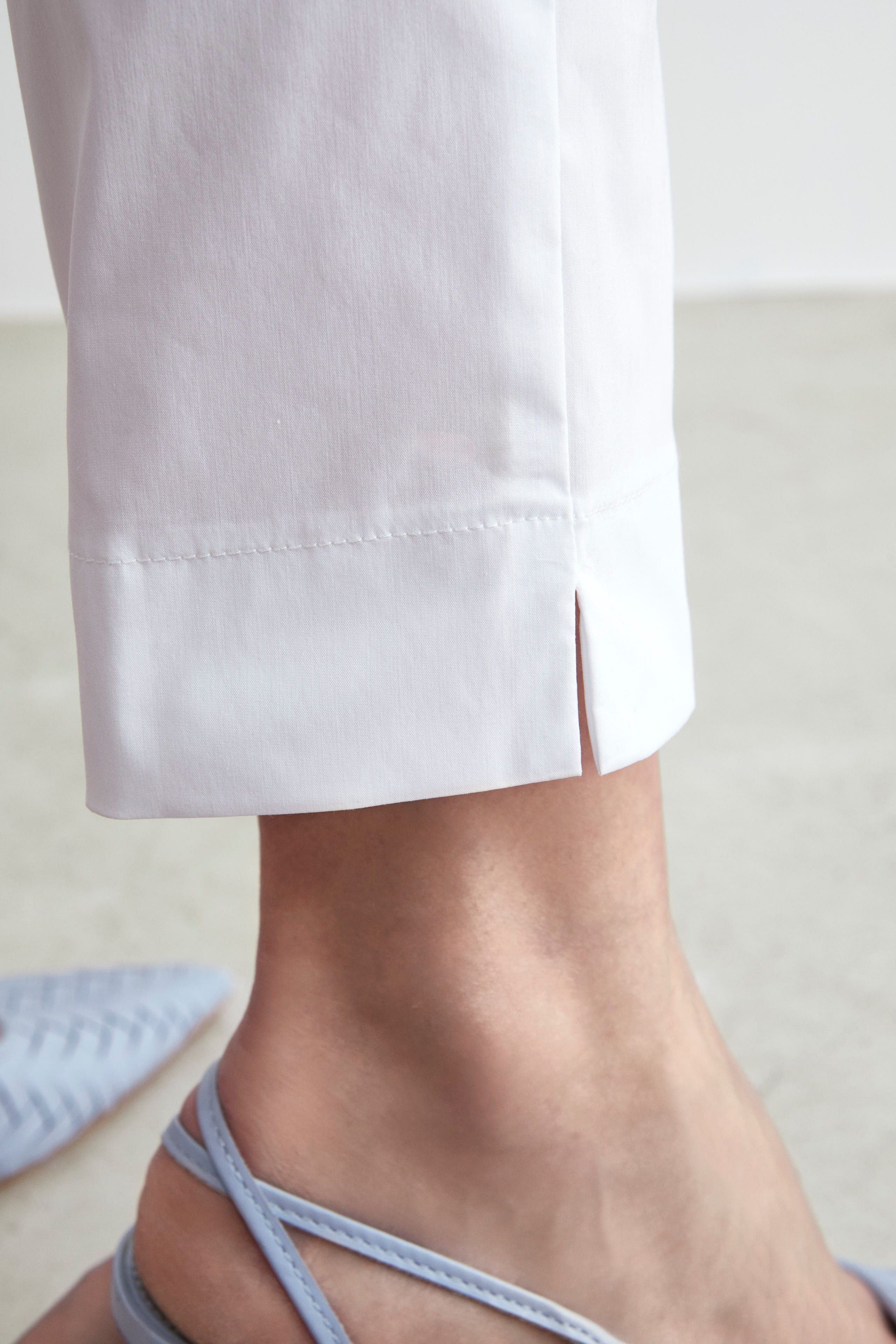 Pantalone capri con elastico - BIANCO