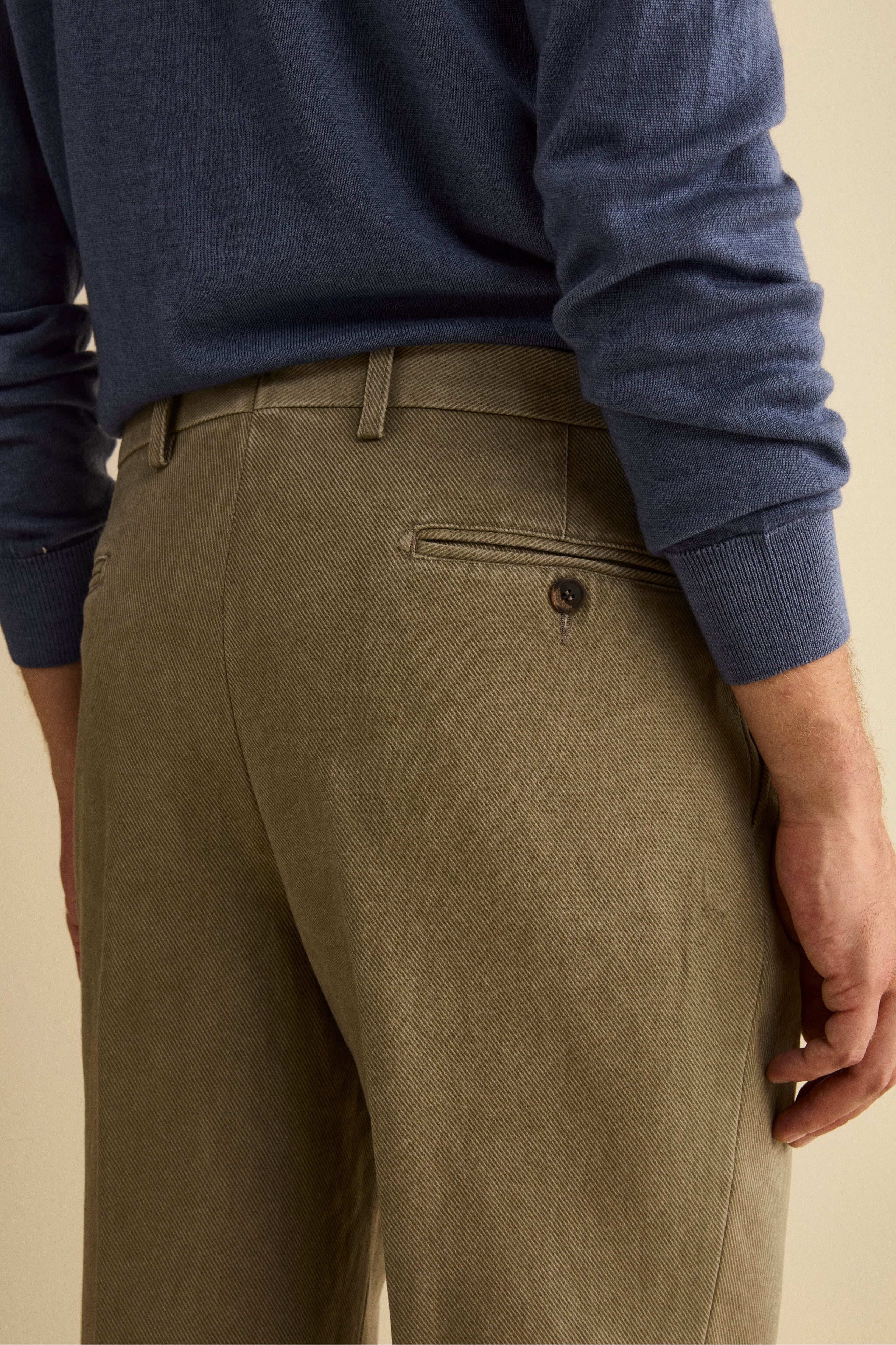 Pantalone con Pieghe Slim Fit in Cotone - BEIGE